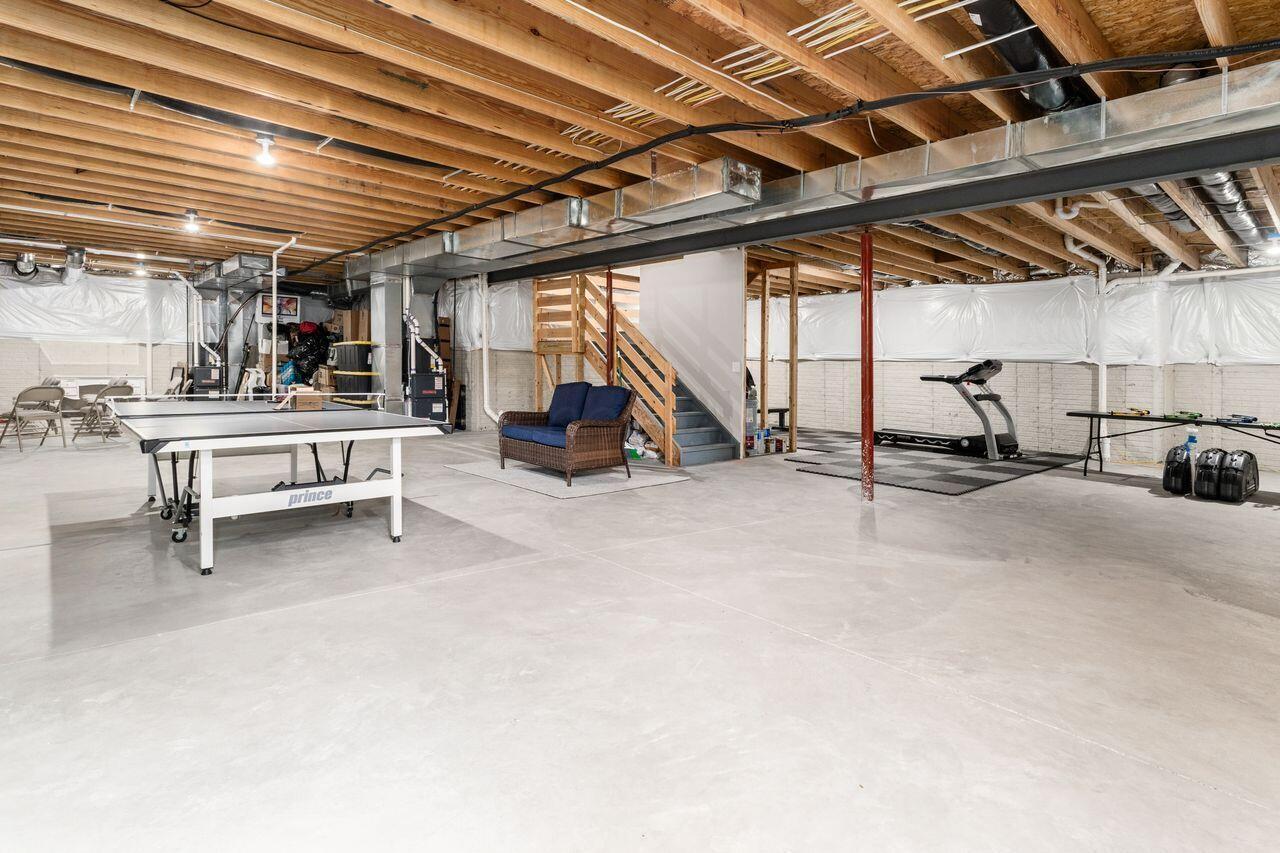 8458 Chesapeake Way