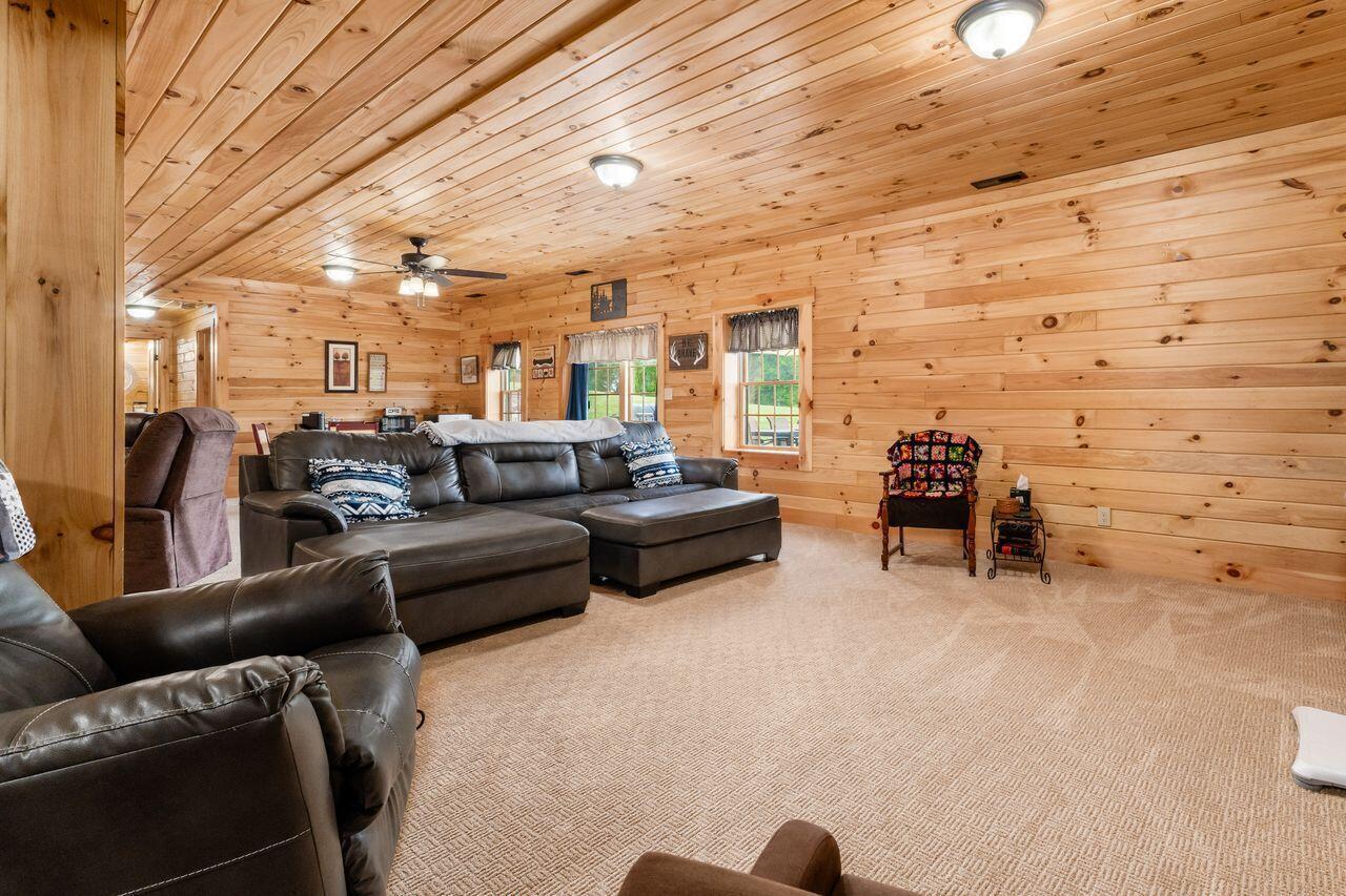 10568 Lynns Road