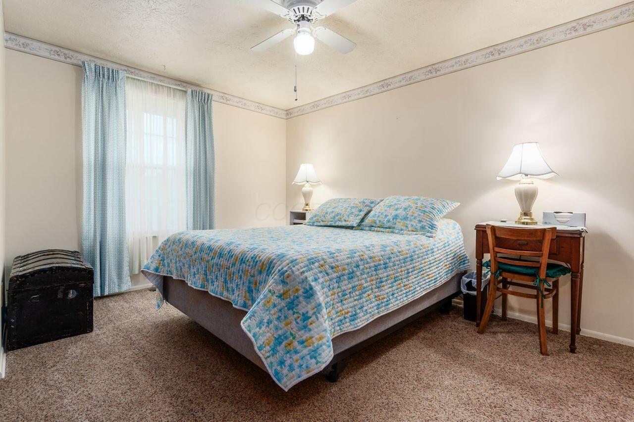 1370 Crestview Street