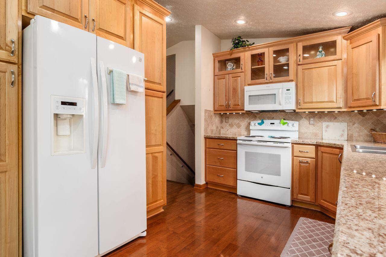 1370 Crestview Street