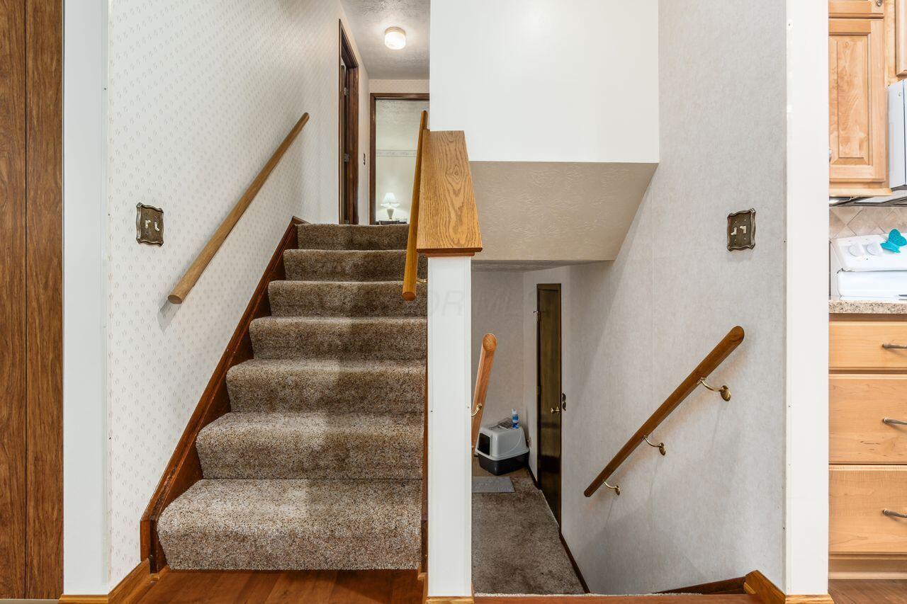 1370 Crestview Street