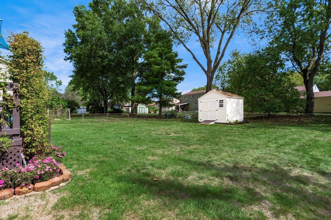 1370 Crestview Street