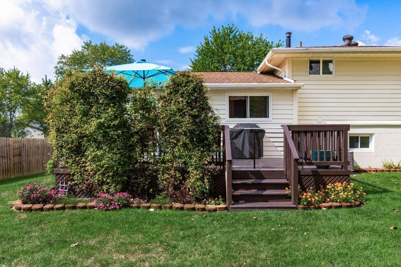 1370 Crestview Street