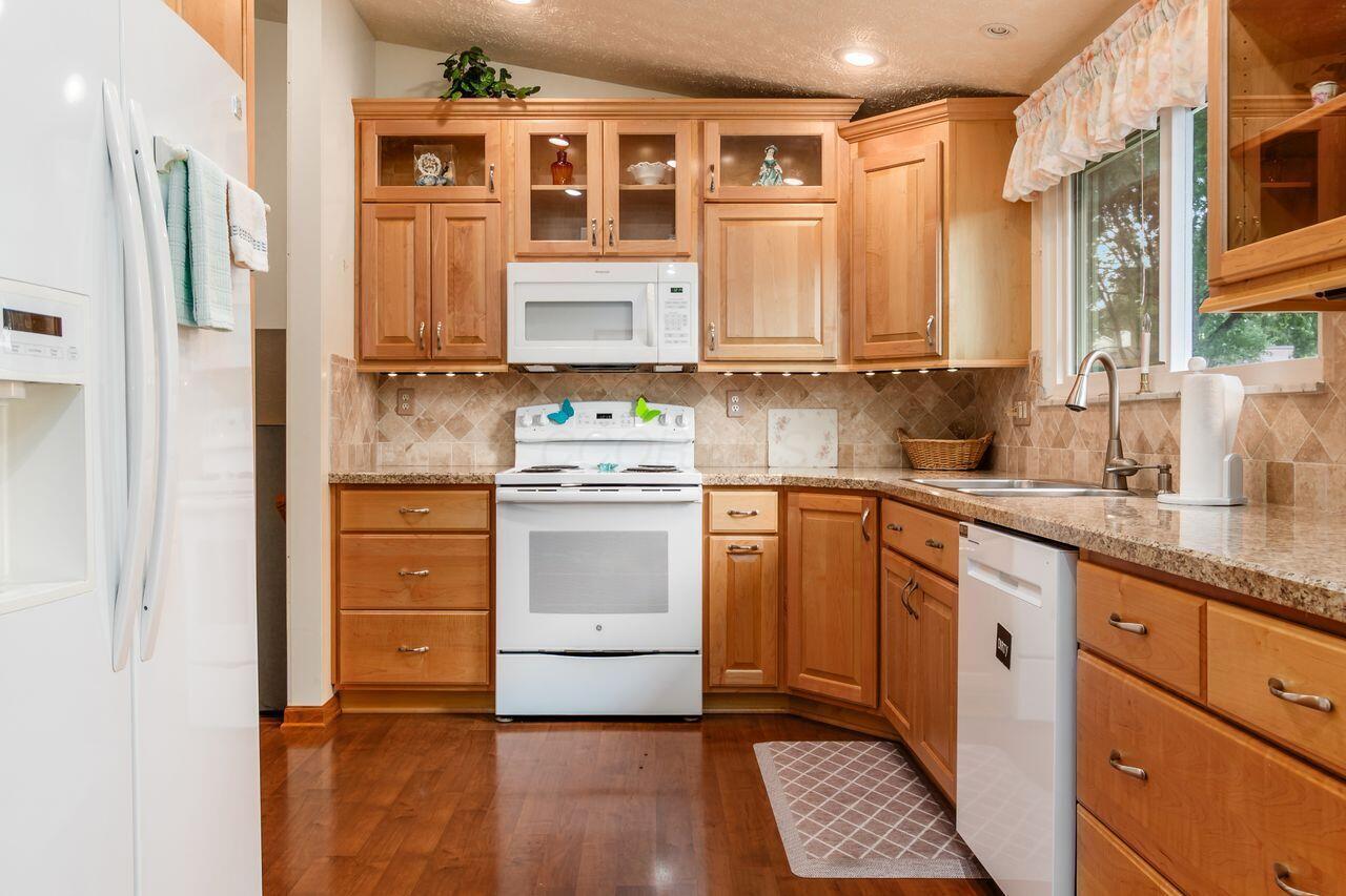 1370 Crestview Street