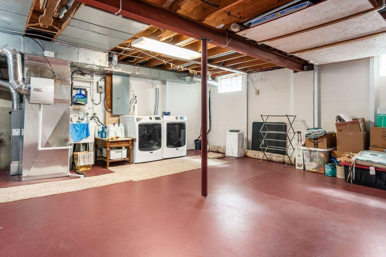 1370 Crestview Street