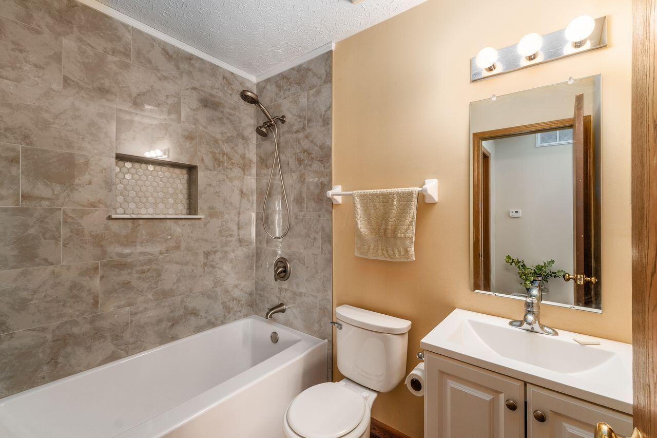 5445 Beresford Street, 220