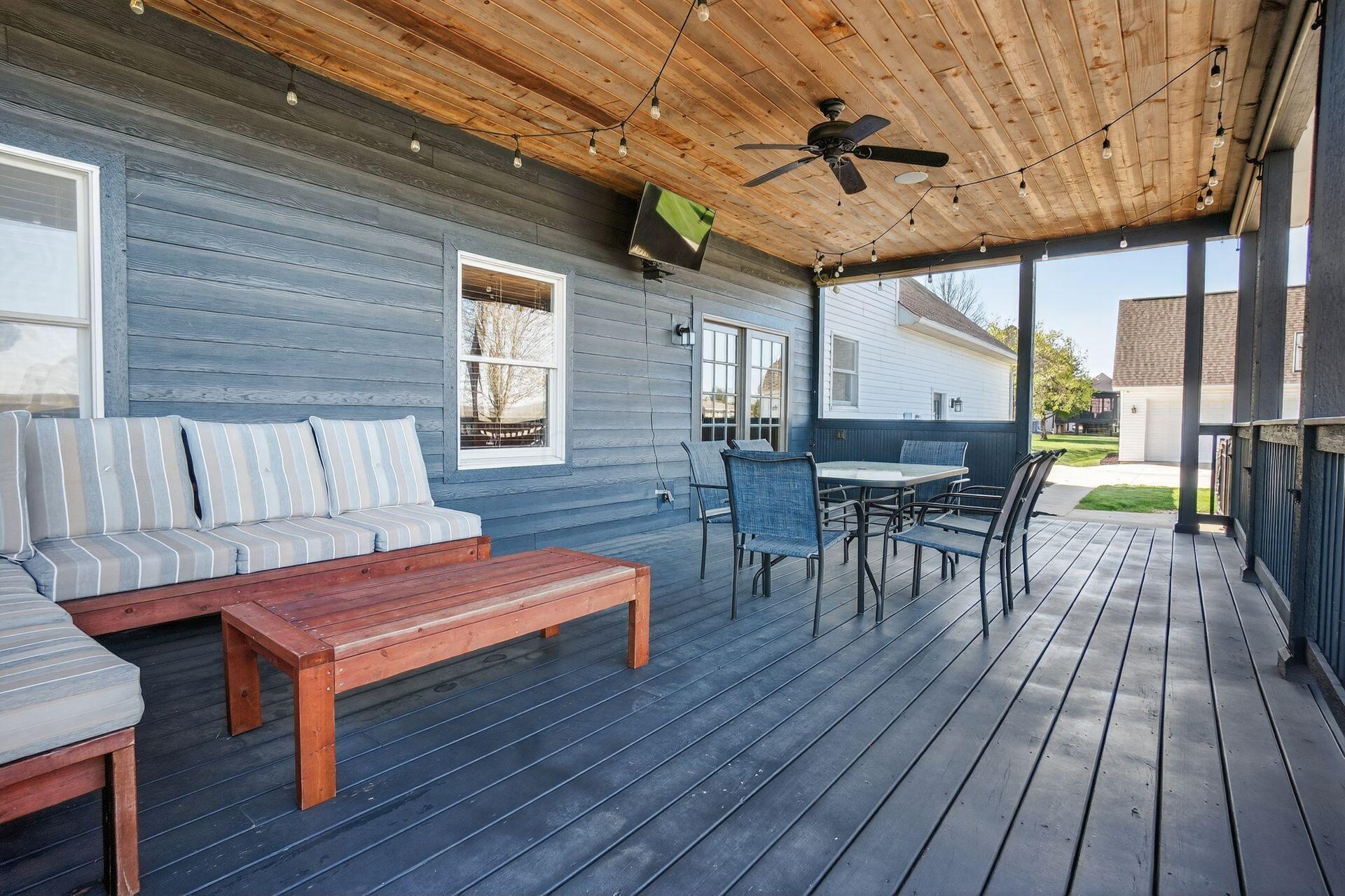 4645 Meadowgrove Drive NW