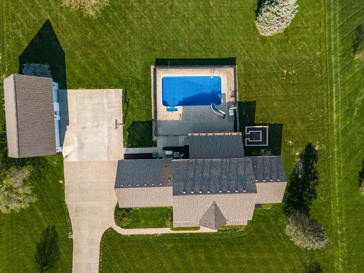 4645 Meadowgrove Drive NW