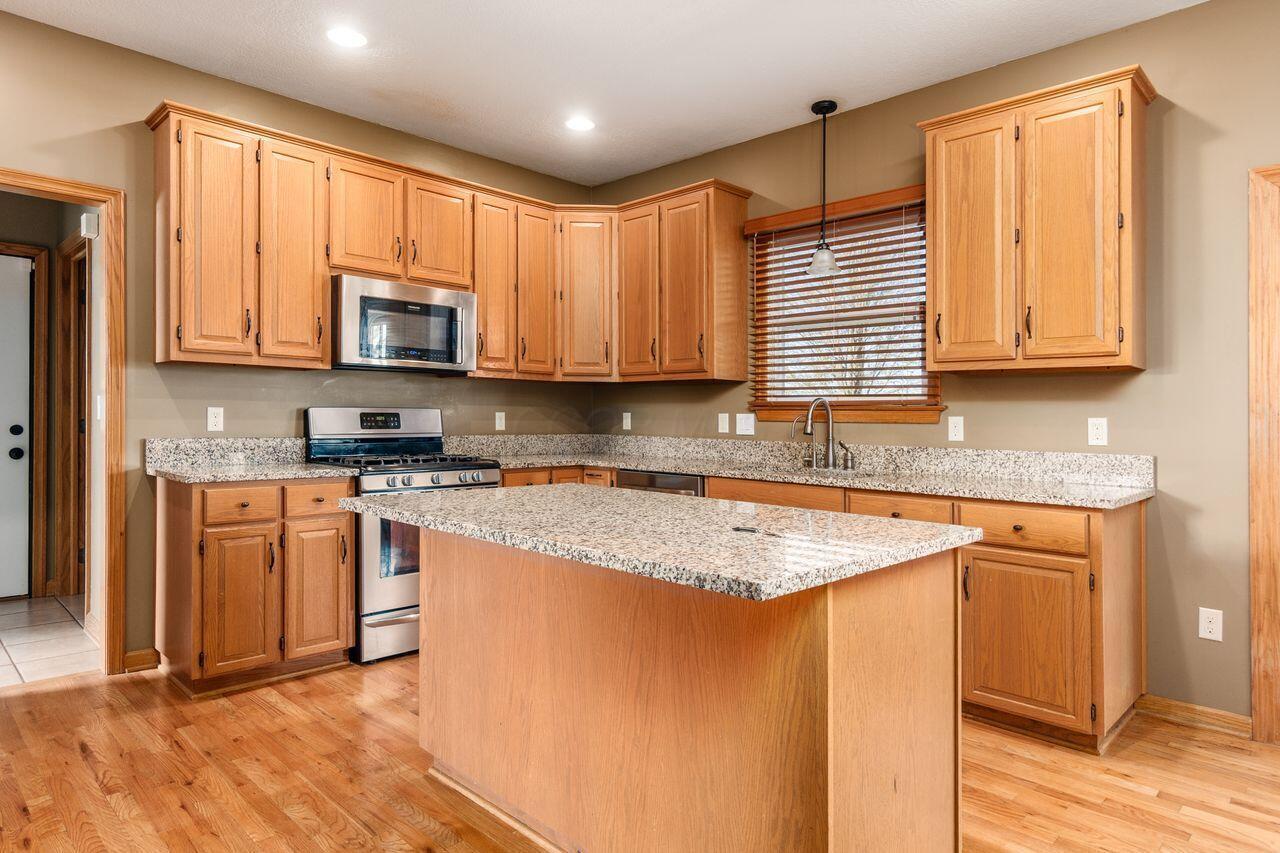 4645 Meadowgrove Drive NW