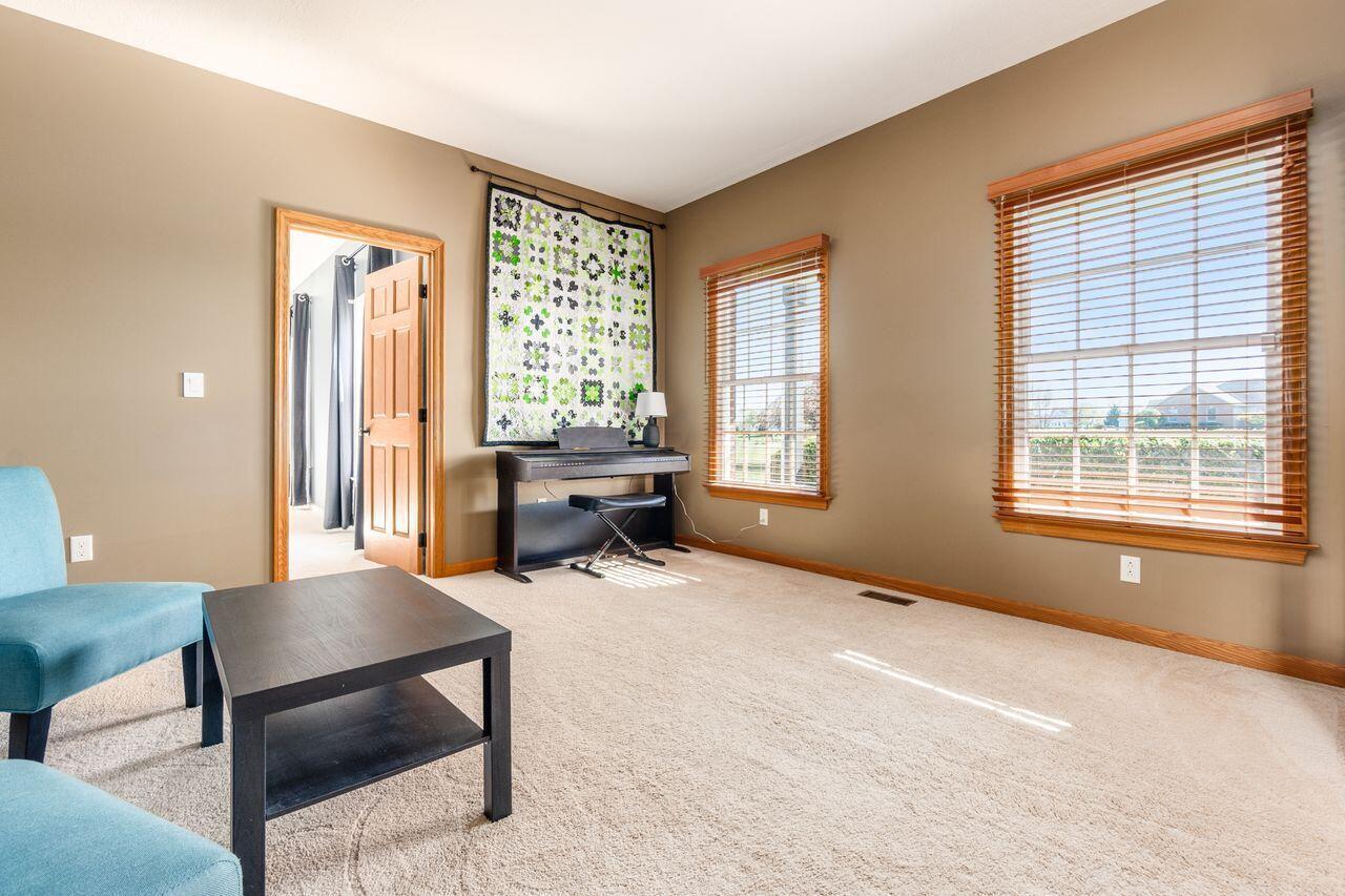 4645 Meadowgrove Drive NW