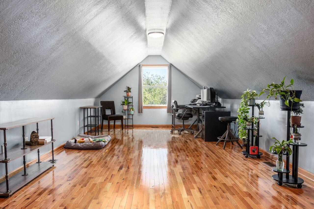 4645 Meadowgrove Drive NW