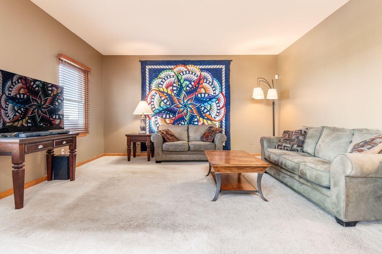 4645 Meadowgrove Drive NW