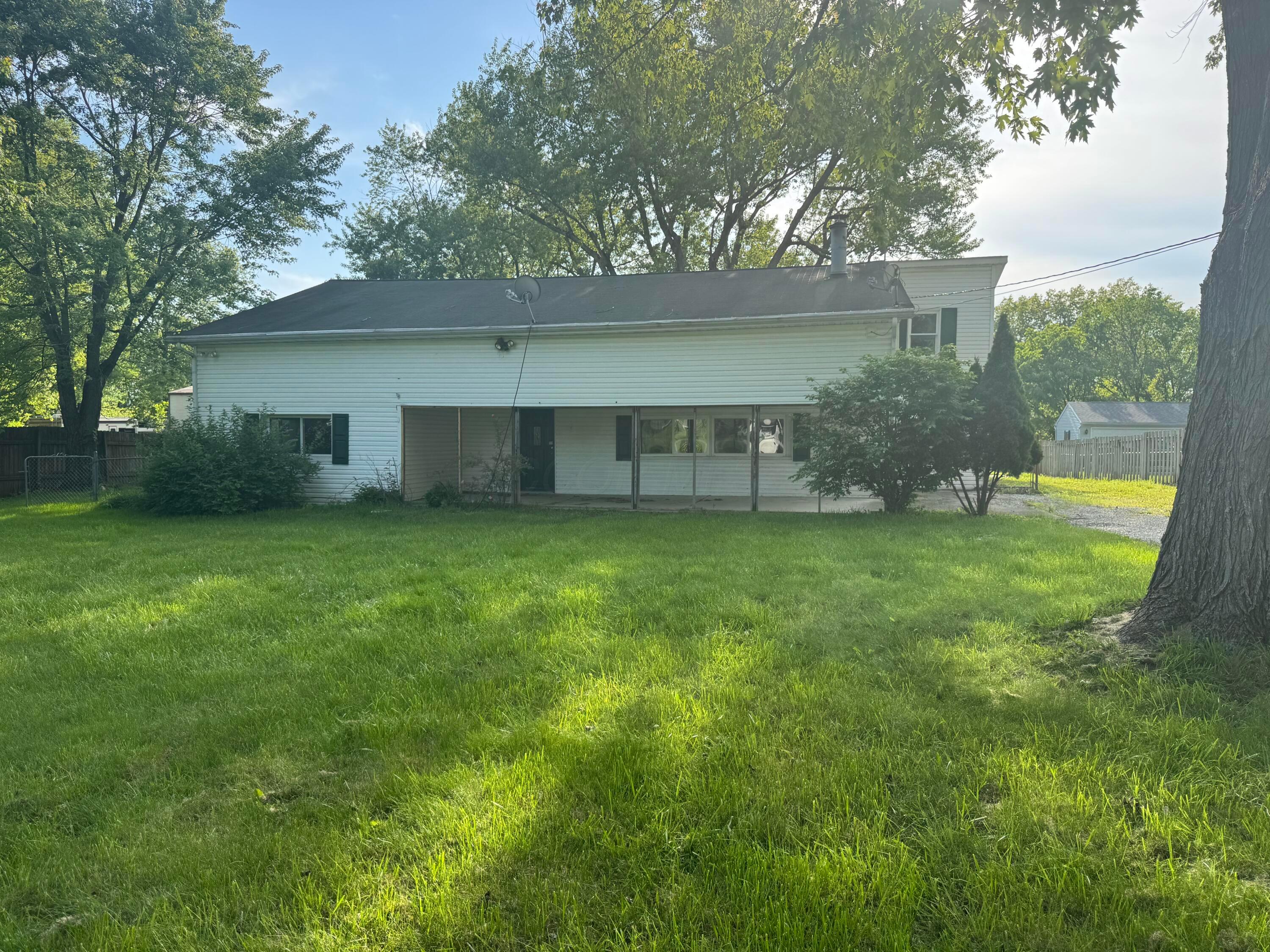 64 7th Avenue SW, 1
