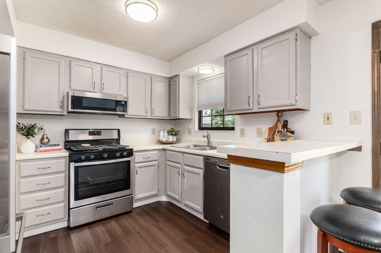 1252 Somerset Way