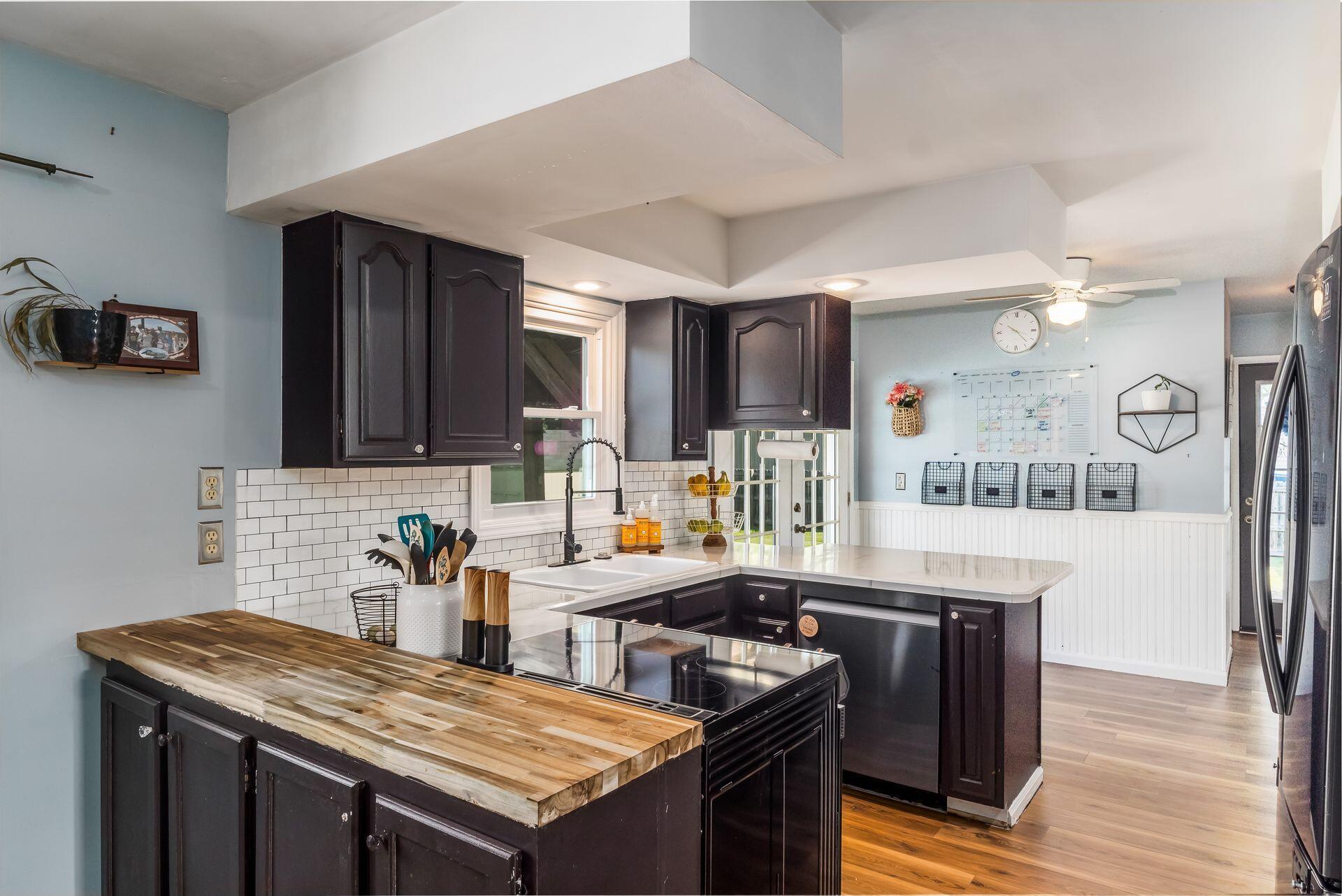 562 Mapleview Lane