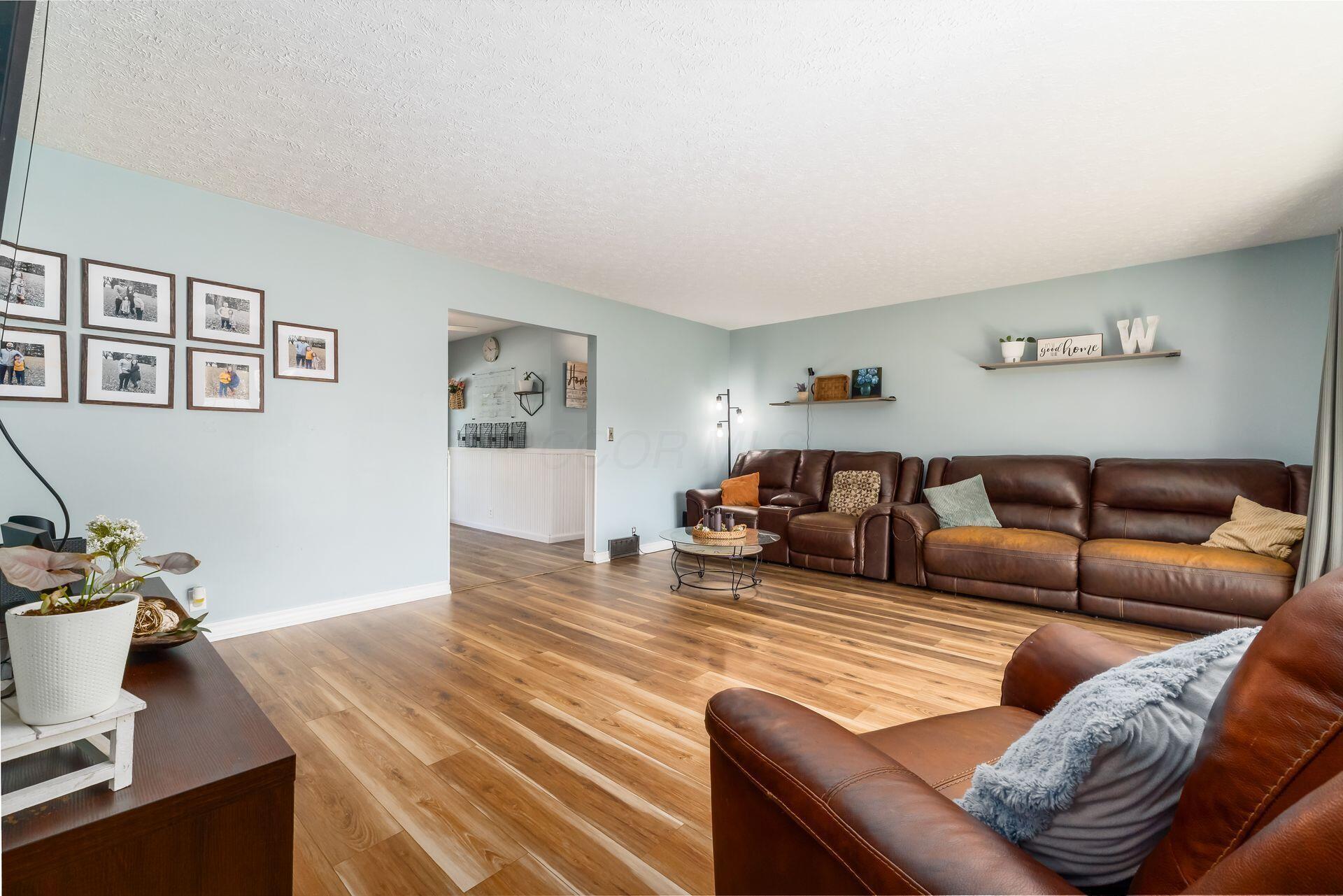 562 Mapleview Lane