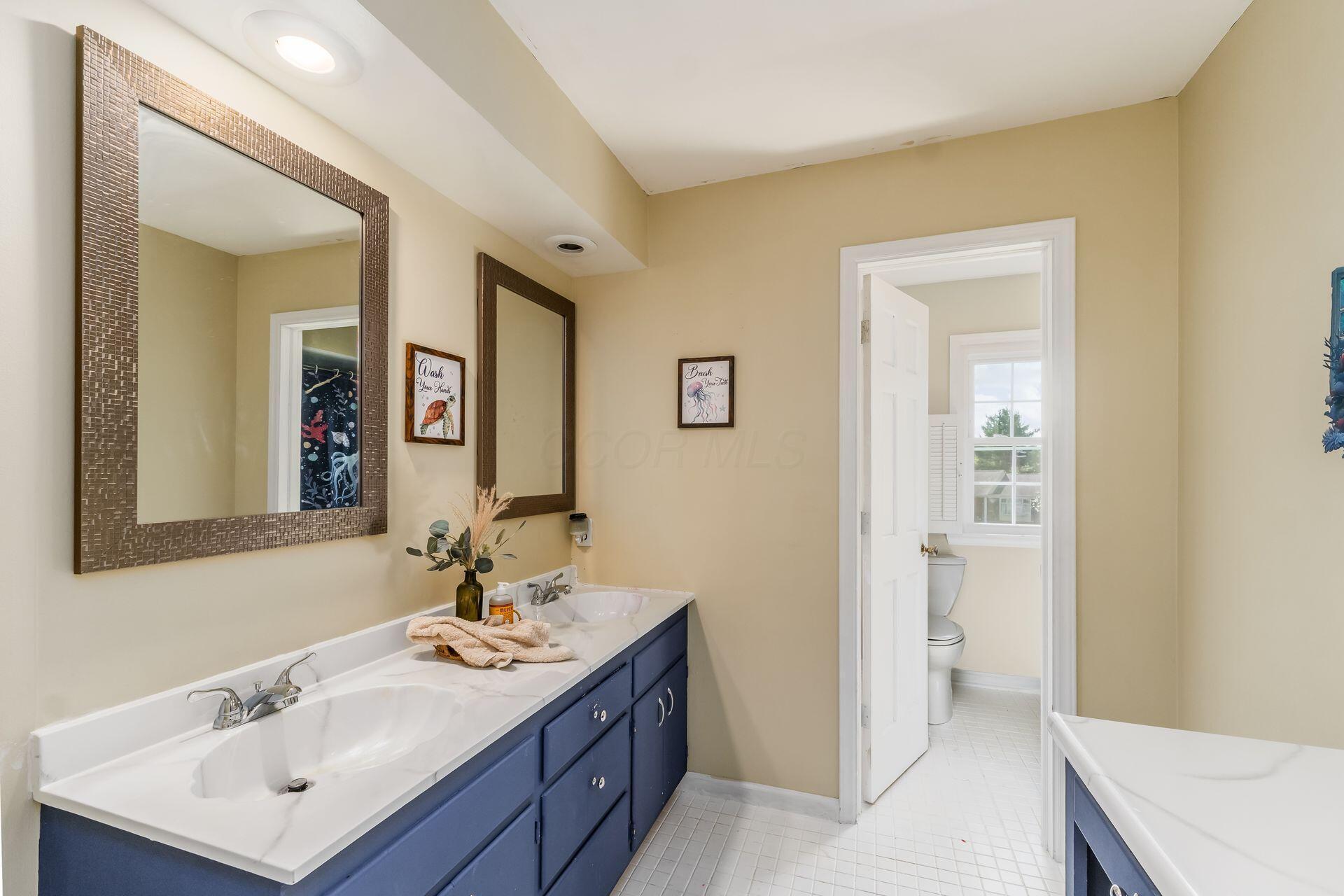 562 Mapleview Lane
