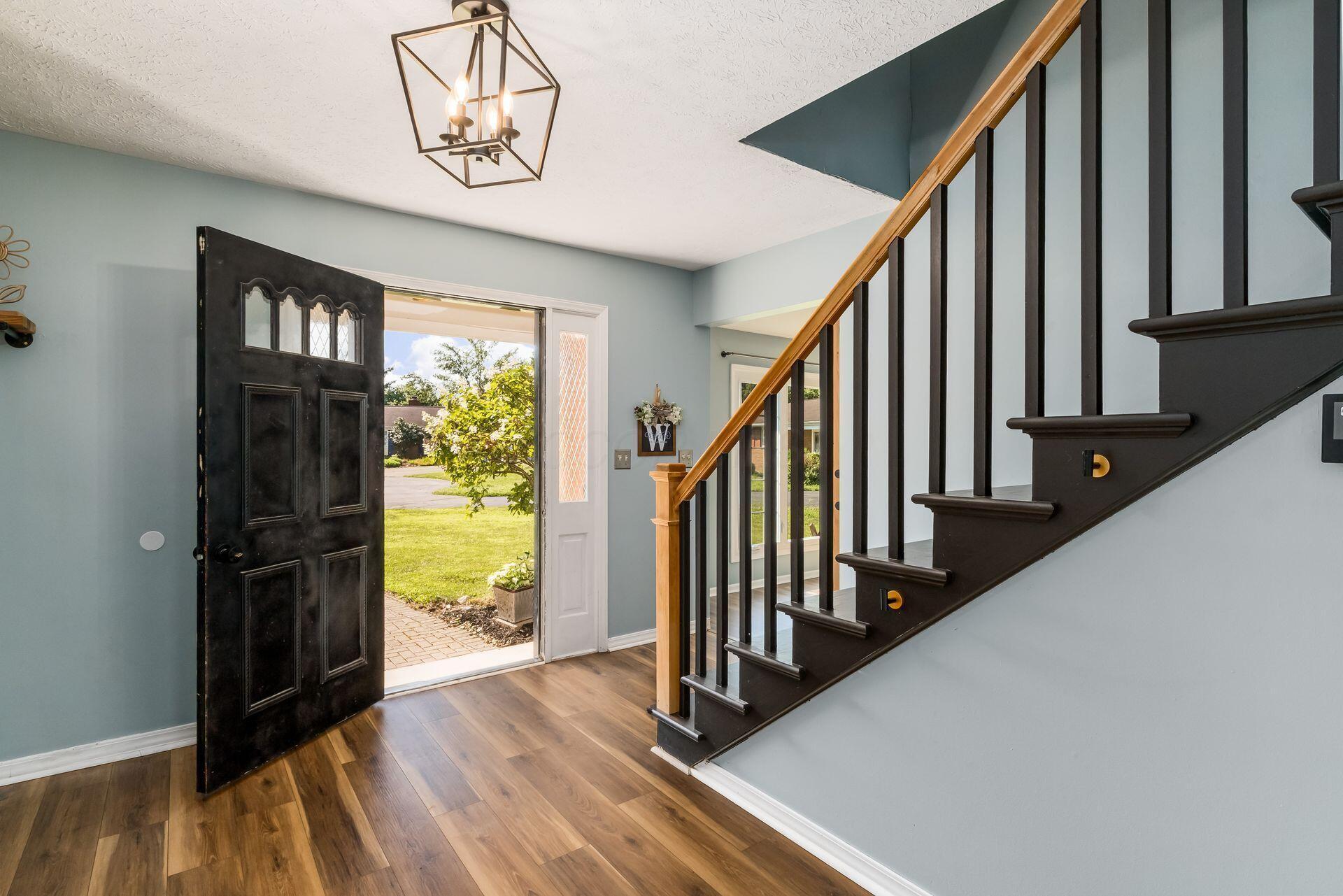 562 Mapleview Lane