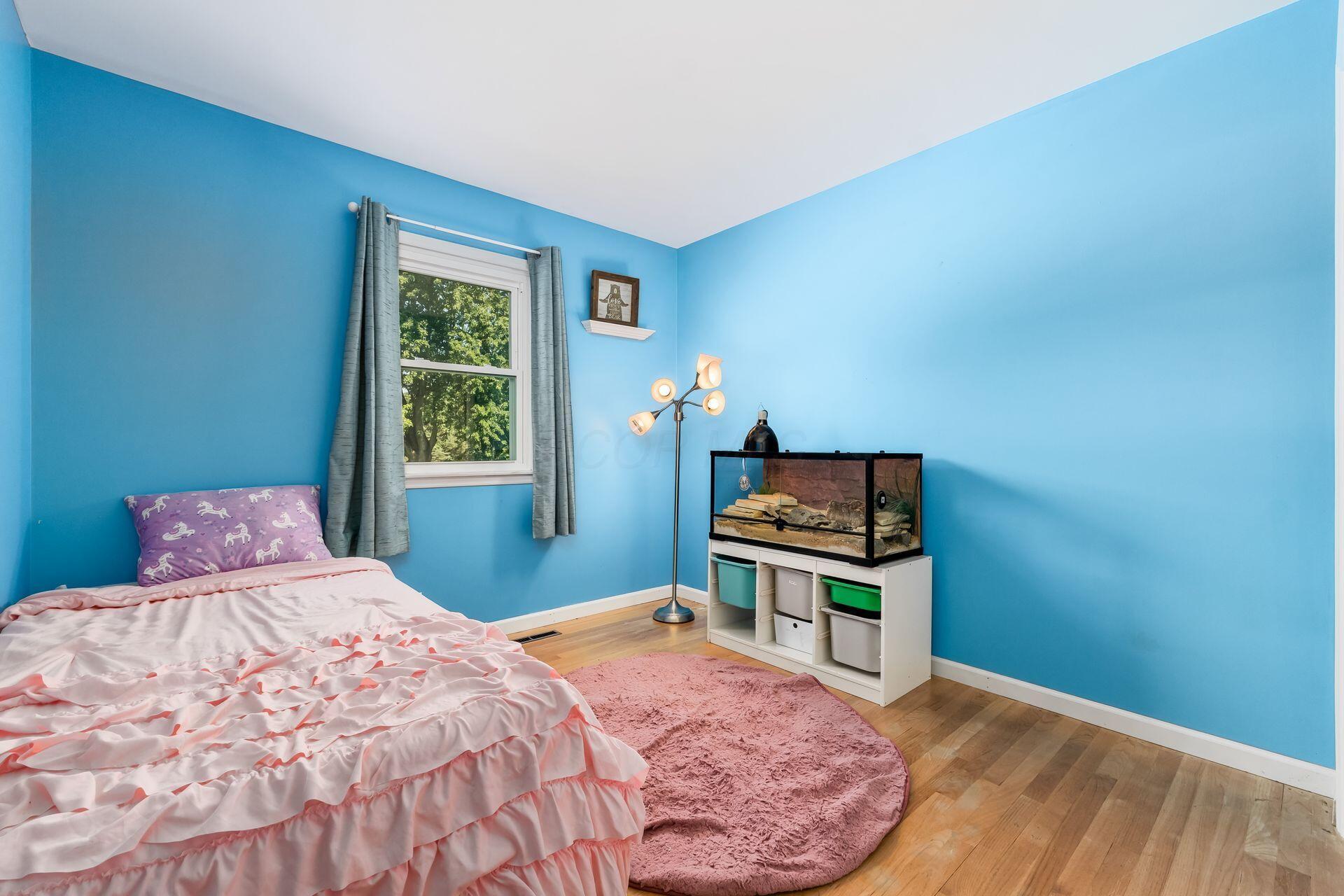 562 Mapleview Lane