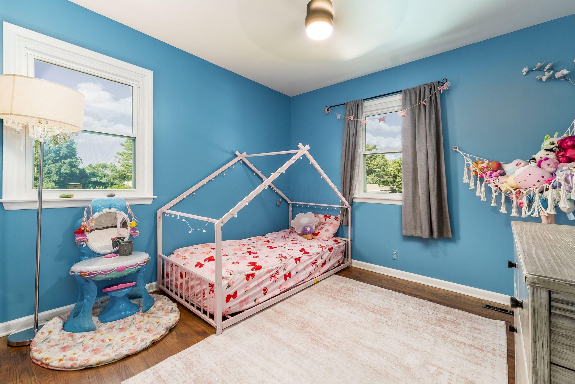 562 Mapleview Lane