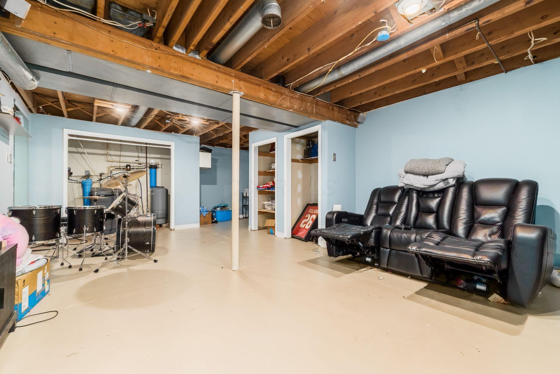 562 Mapleview Lane