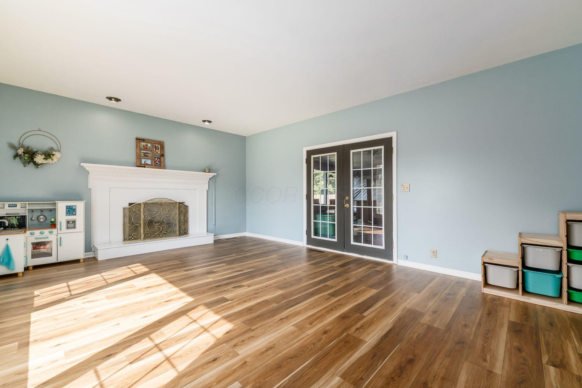 562 Mapleview Lane