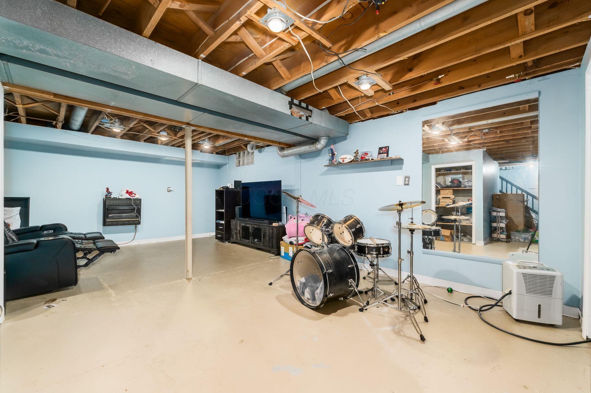 562 Mapleview Lane