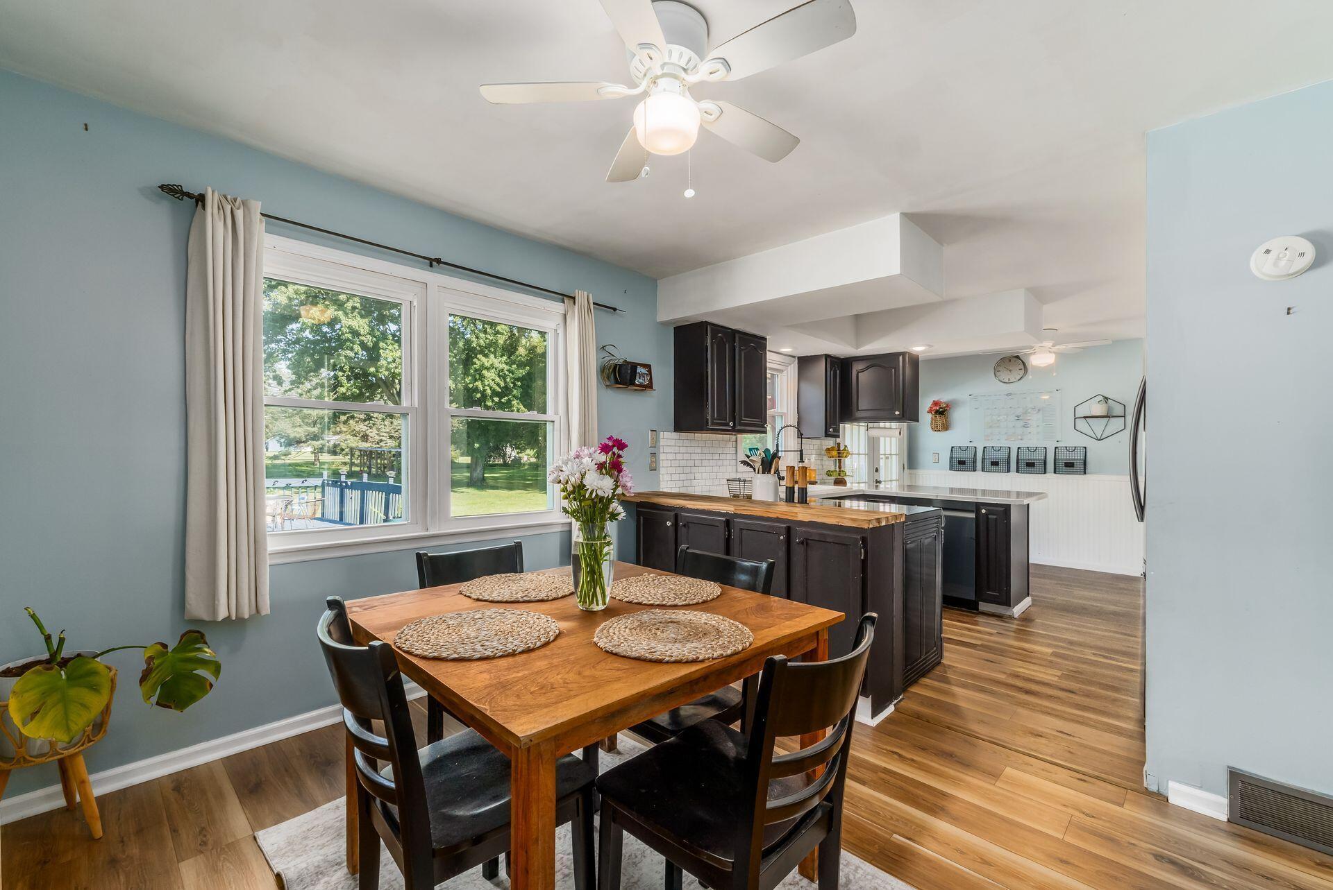 562 Mapleview Lane
