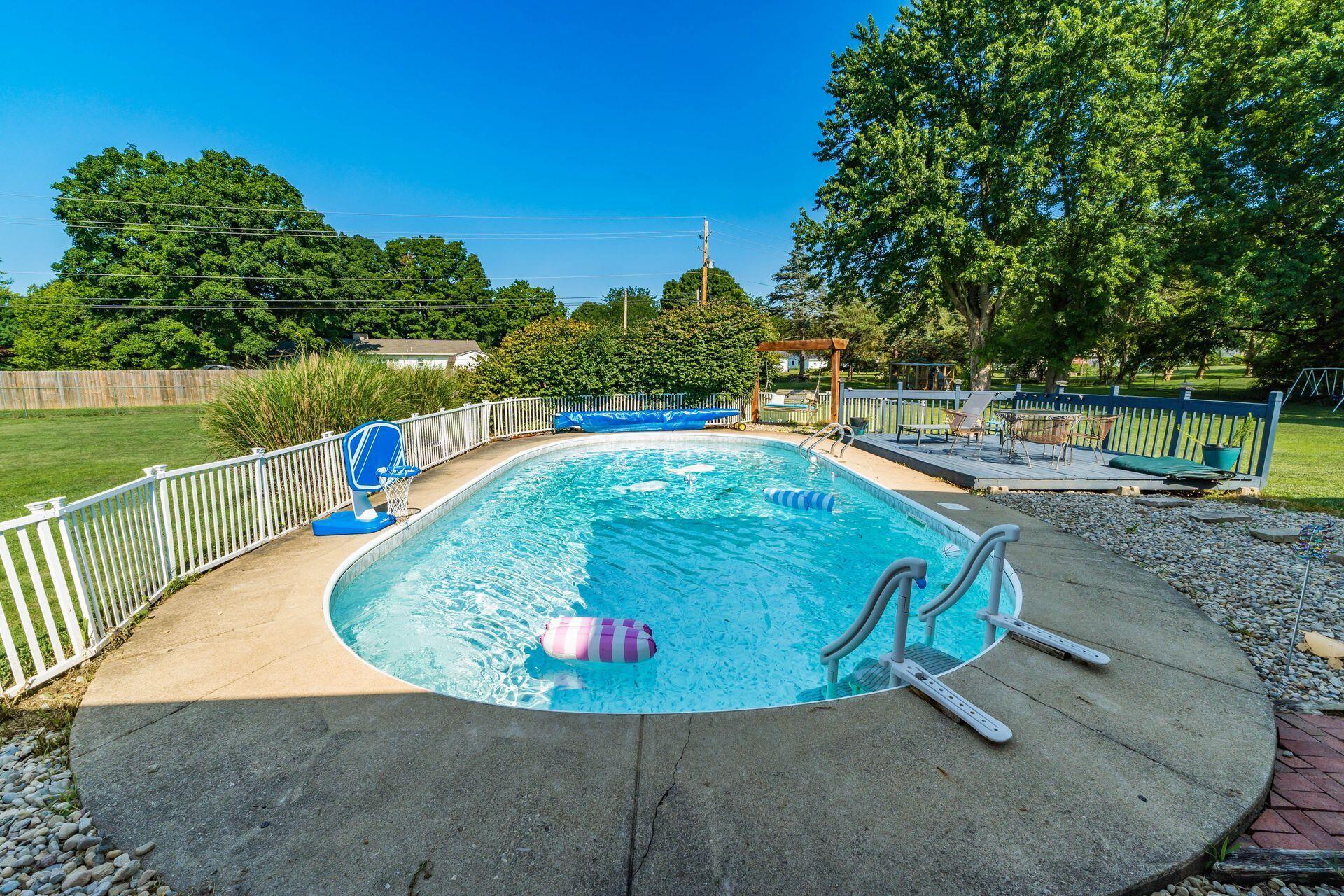 562 Mapleview Lane