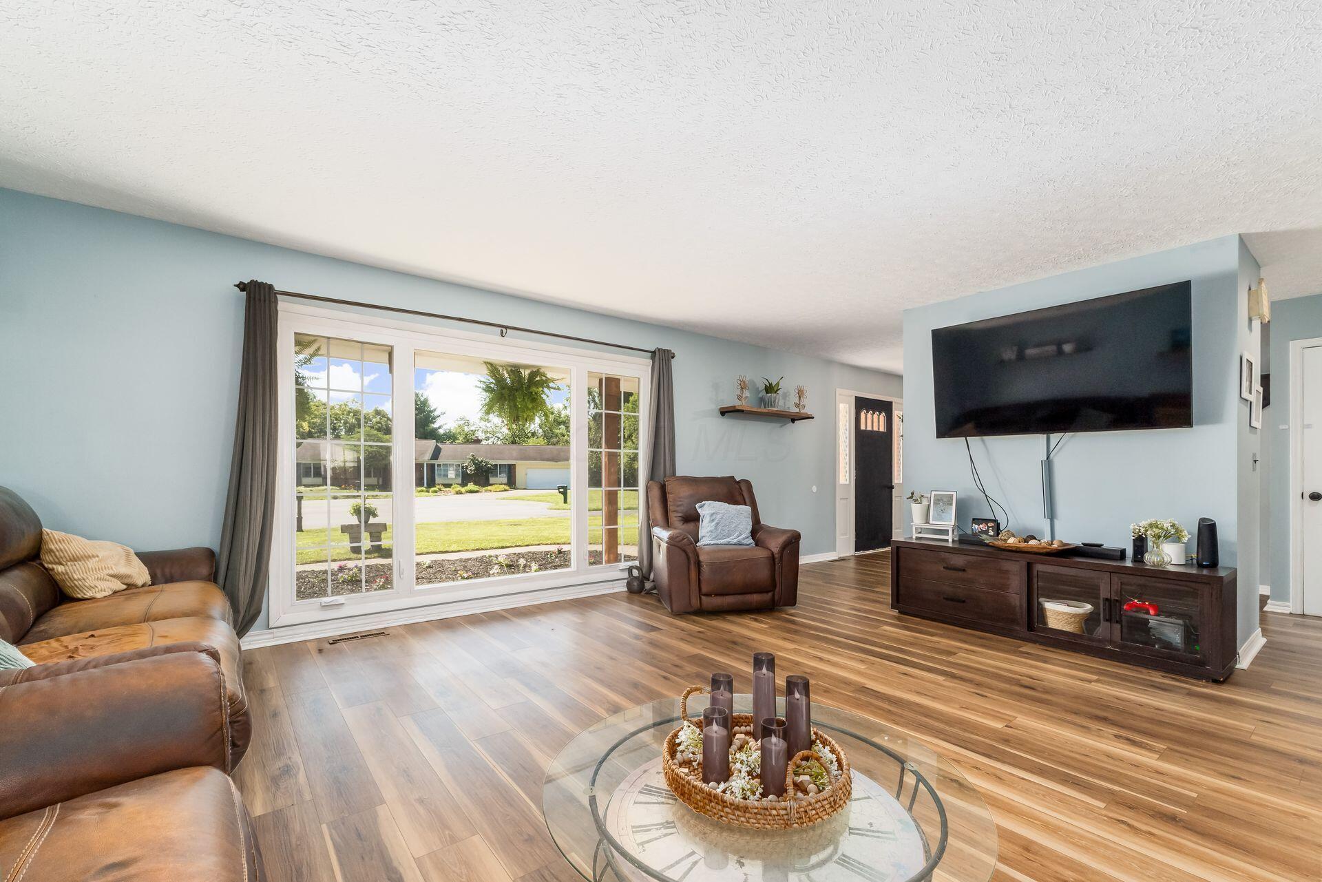 562 Mapleview Lane