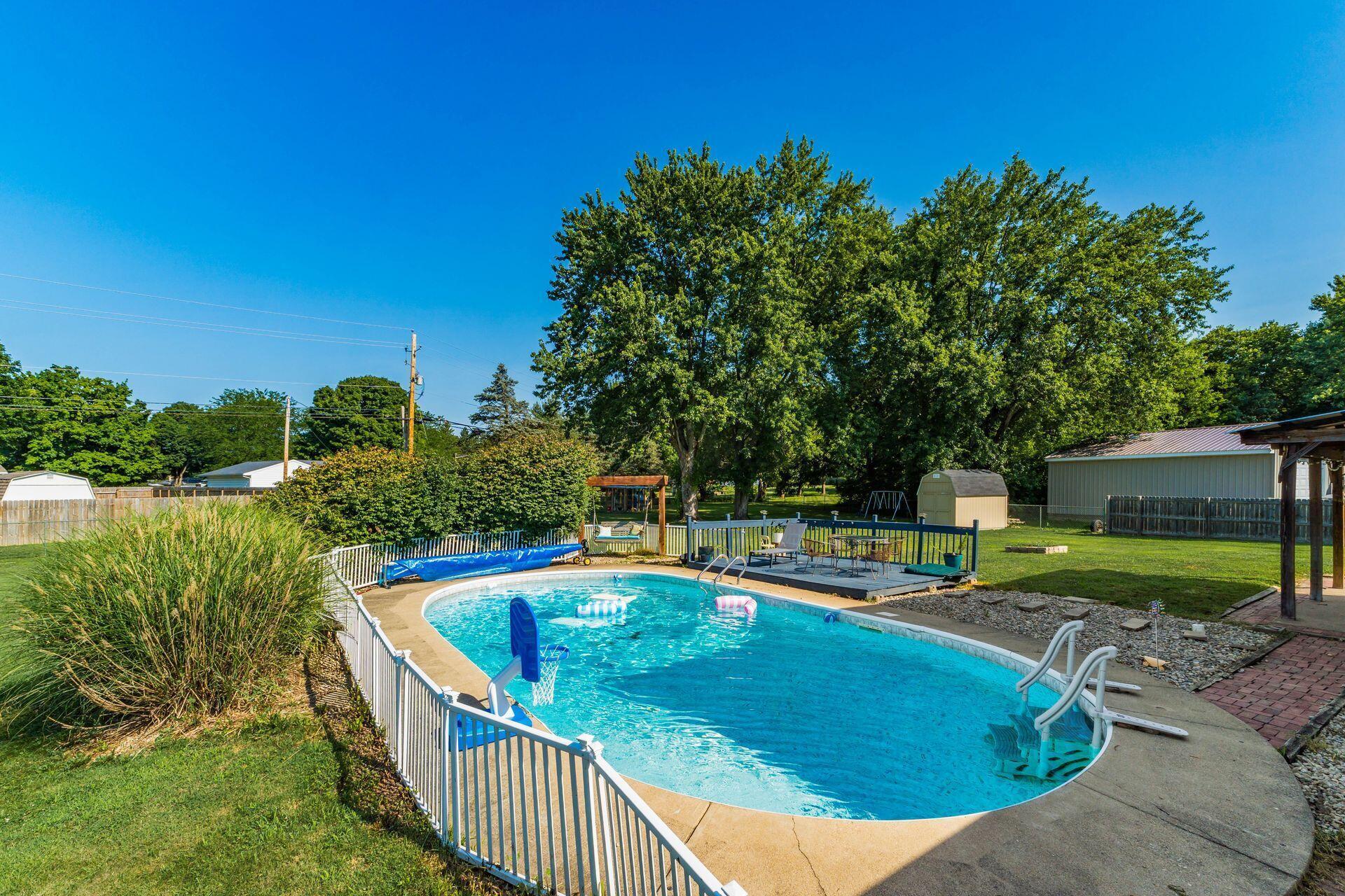 562 Mapleview Lane