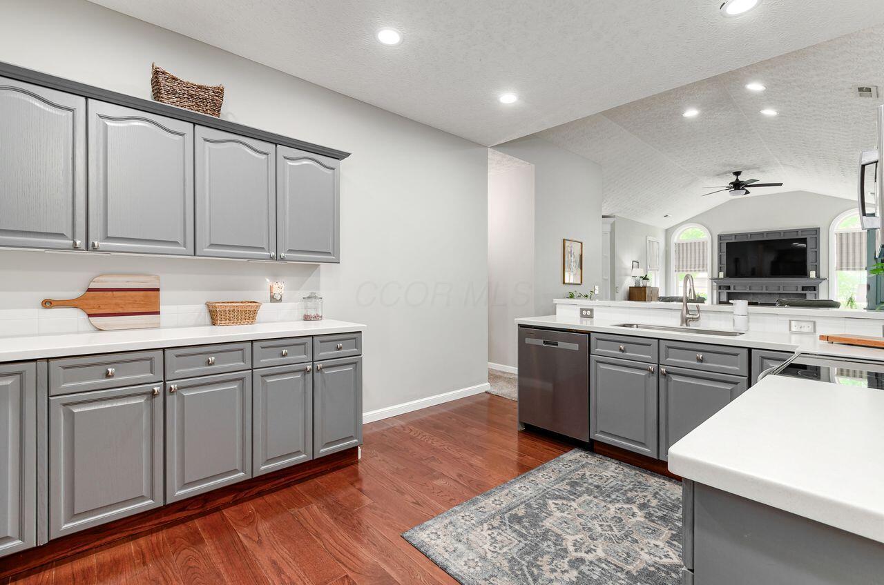 1499 Cascade Drive, 24