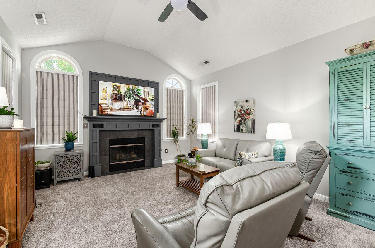 1499 Cascade Drive, 24