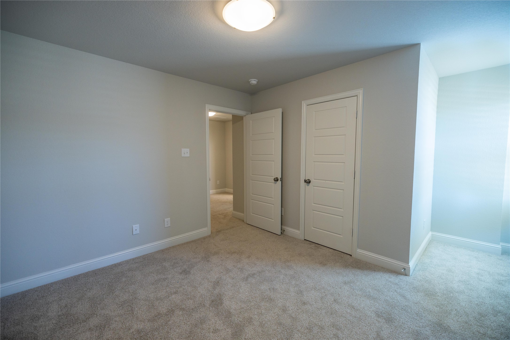 6836 Neals Way