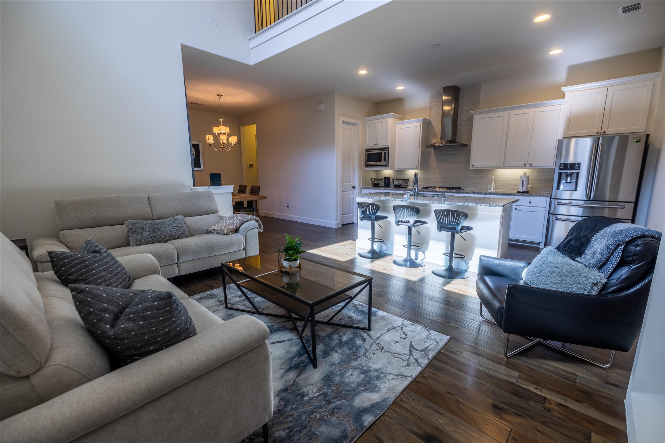 1503 English Blue Lane