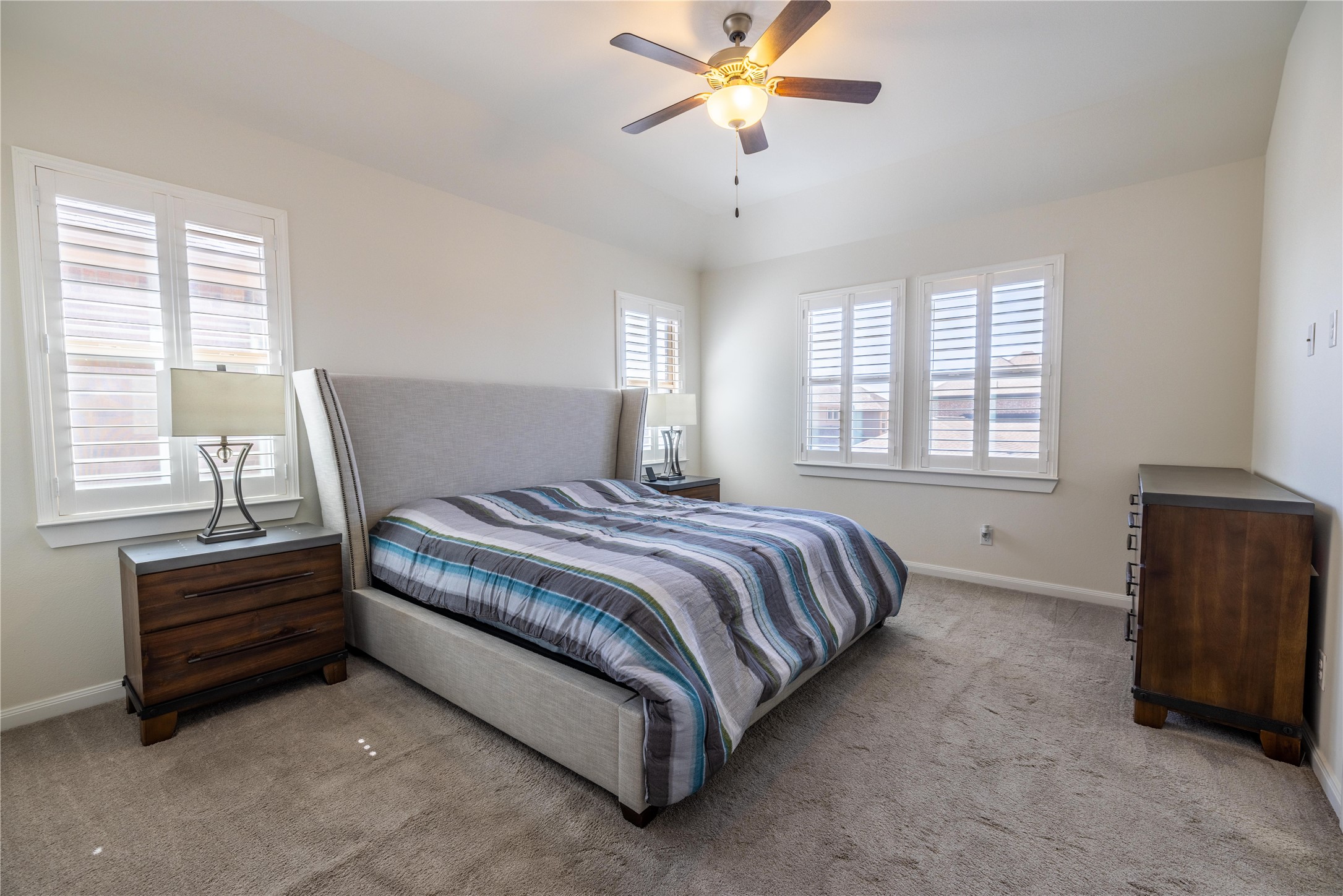 1503 English Blue Lane