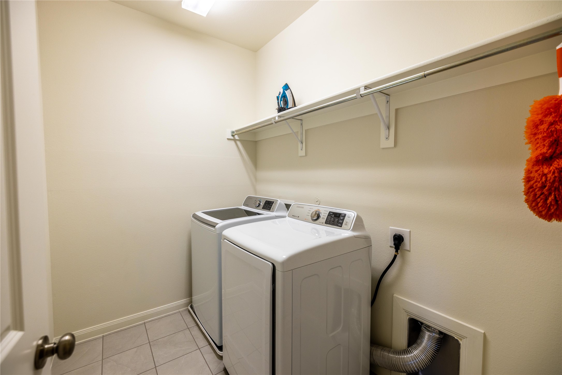 1503 English Blue Lane