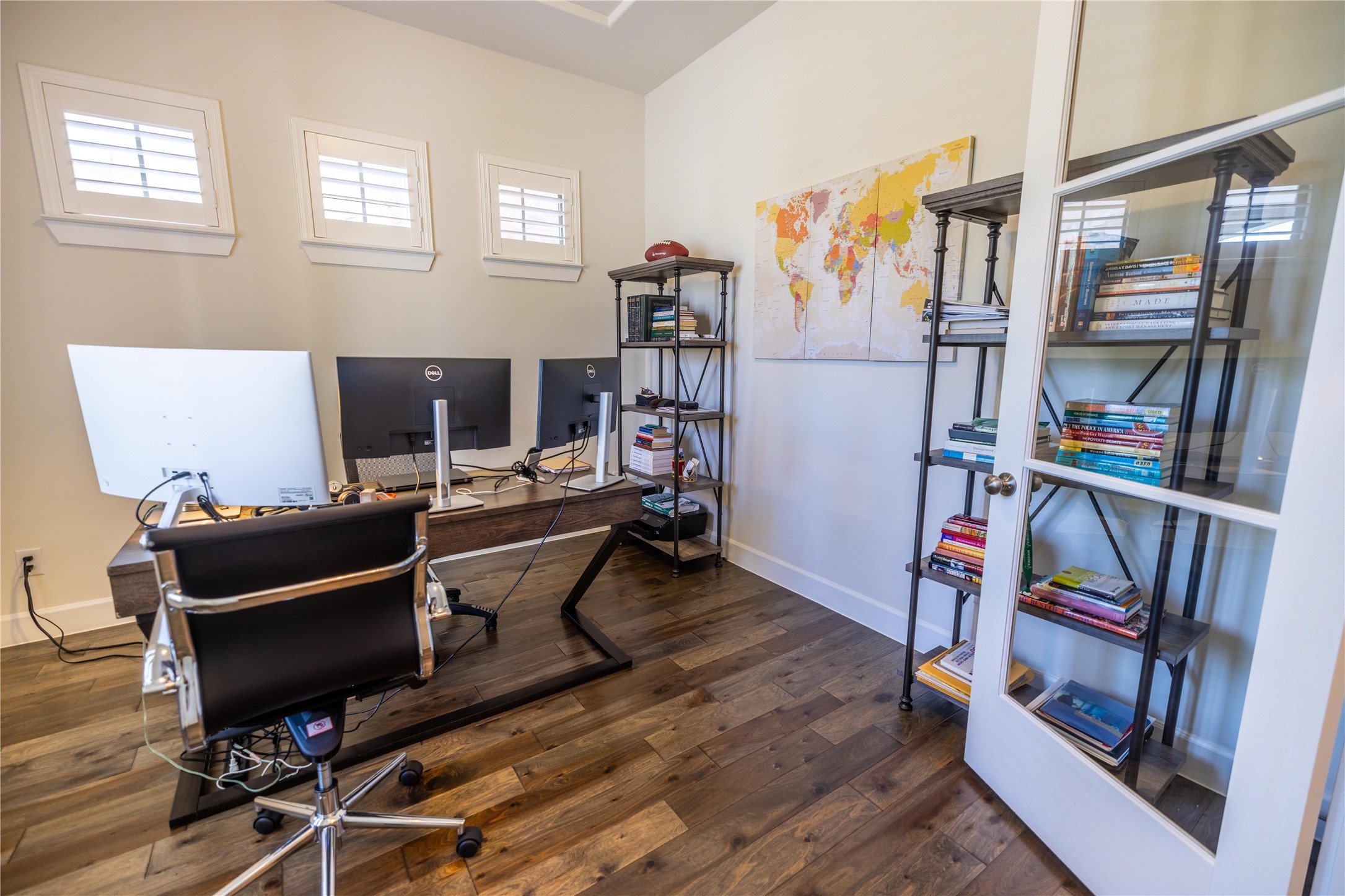 1503 English Blue Lane
