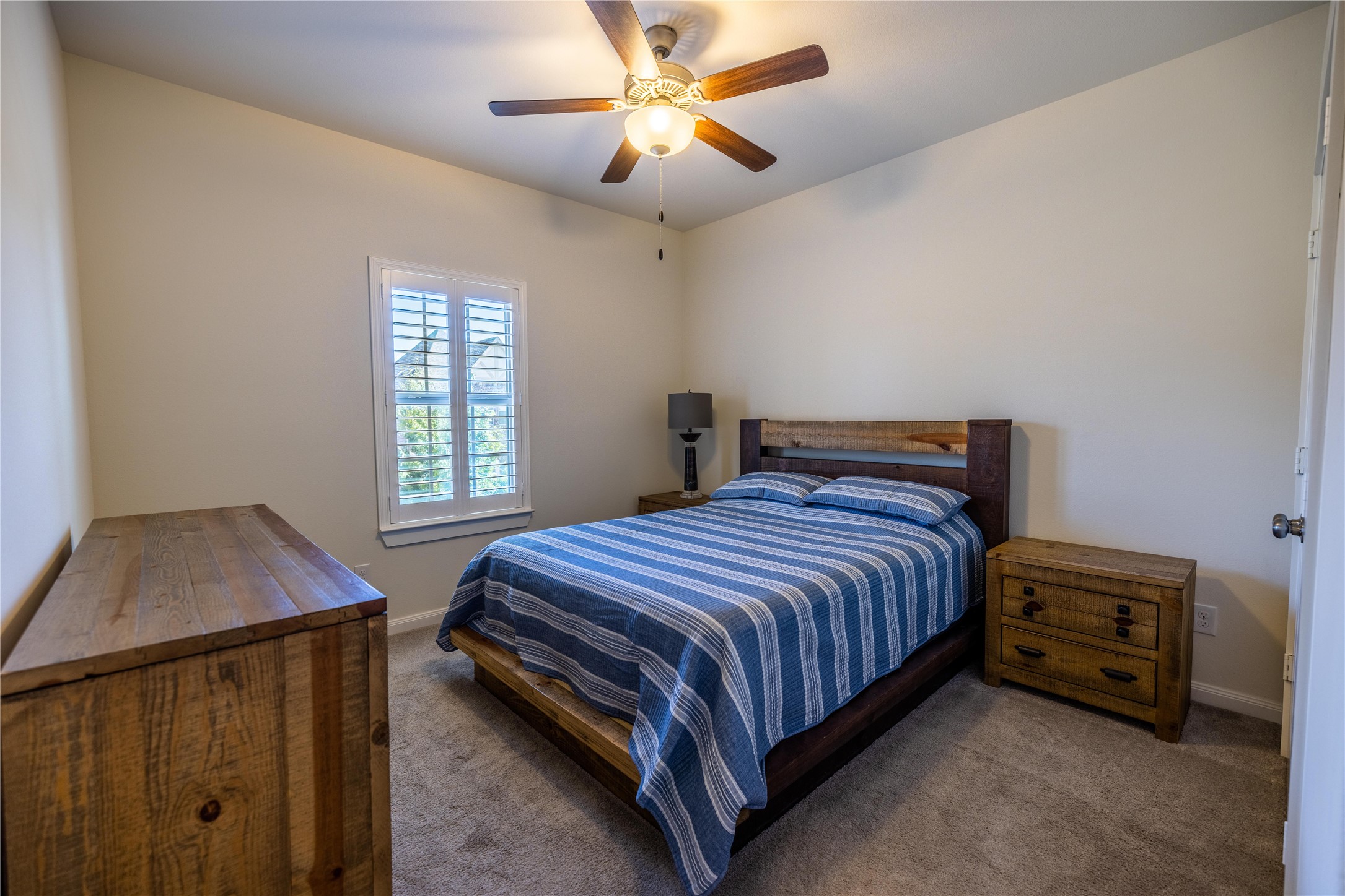 1503 English Blue Lane