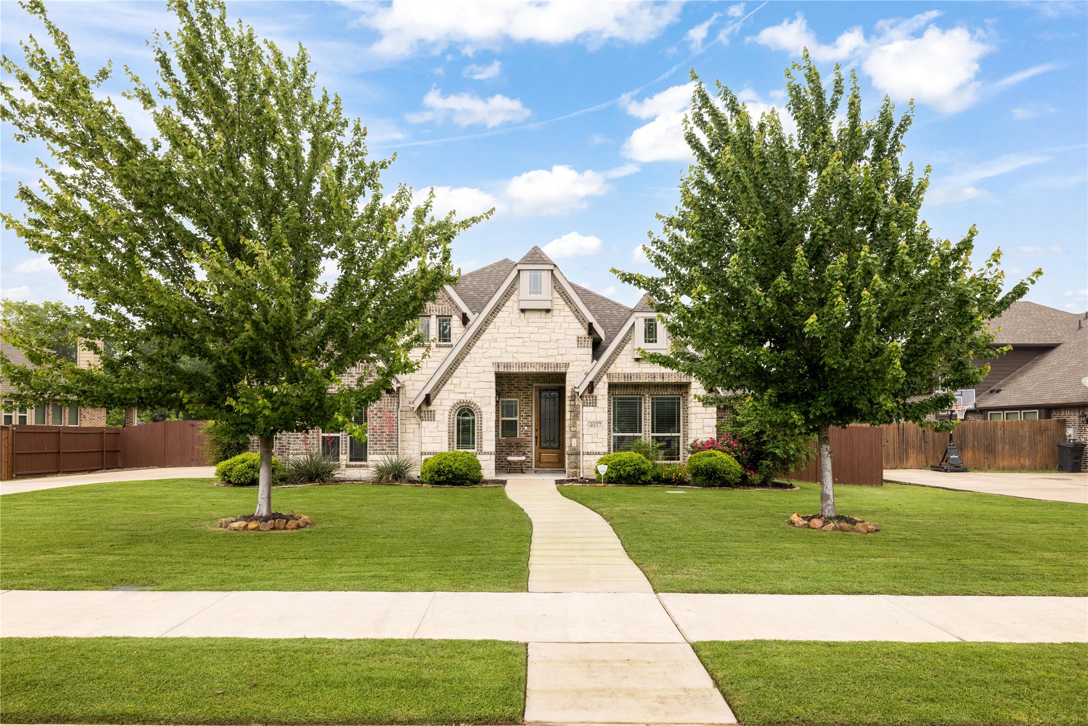 4037 Knightsbridge Lane