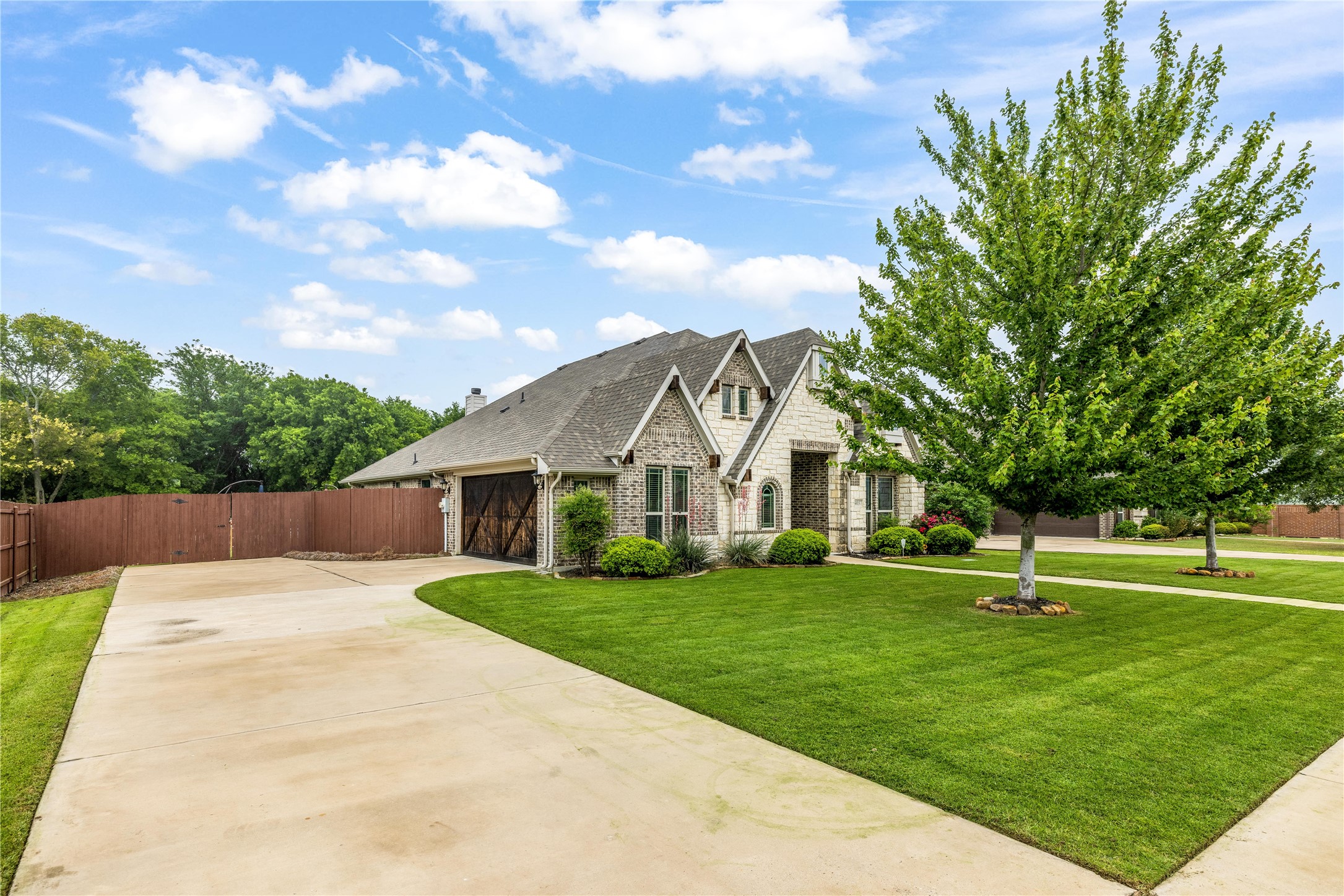 4037 Knightsbridge Lane