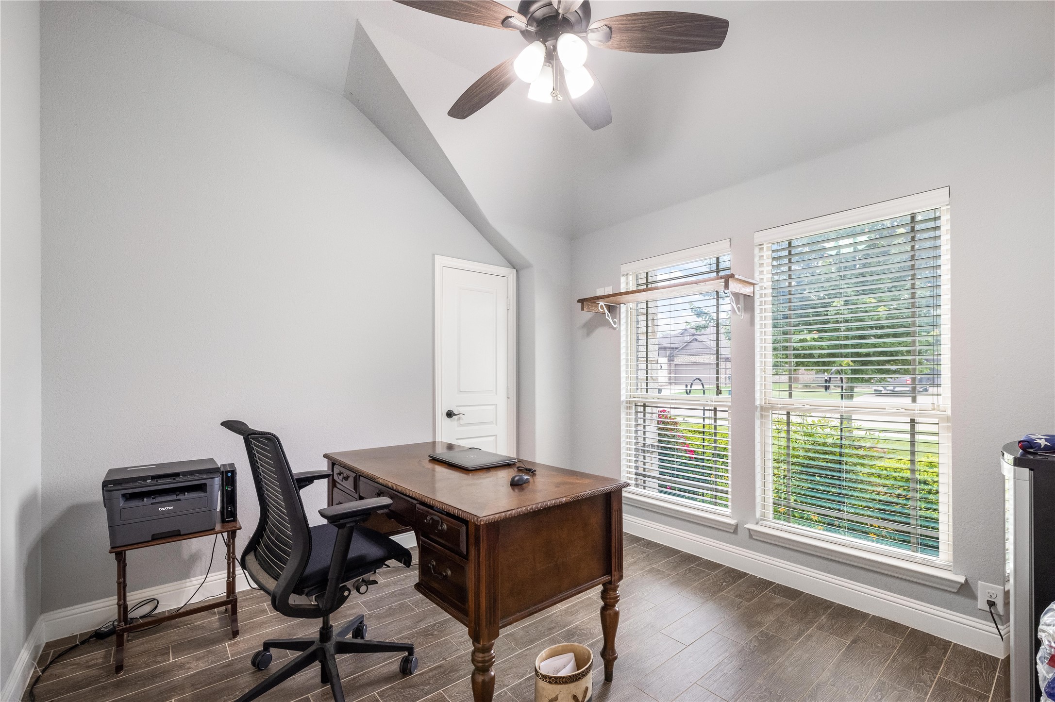 4037 Knightsbridge Lane