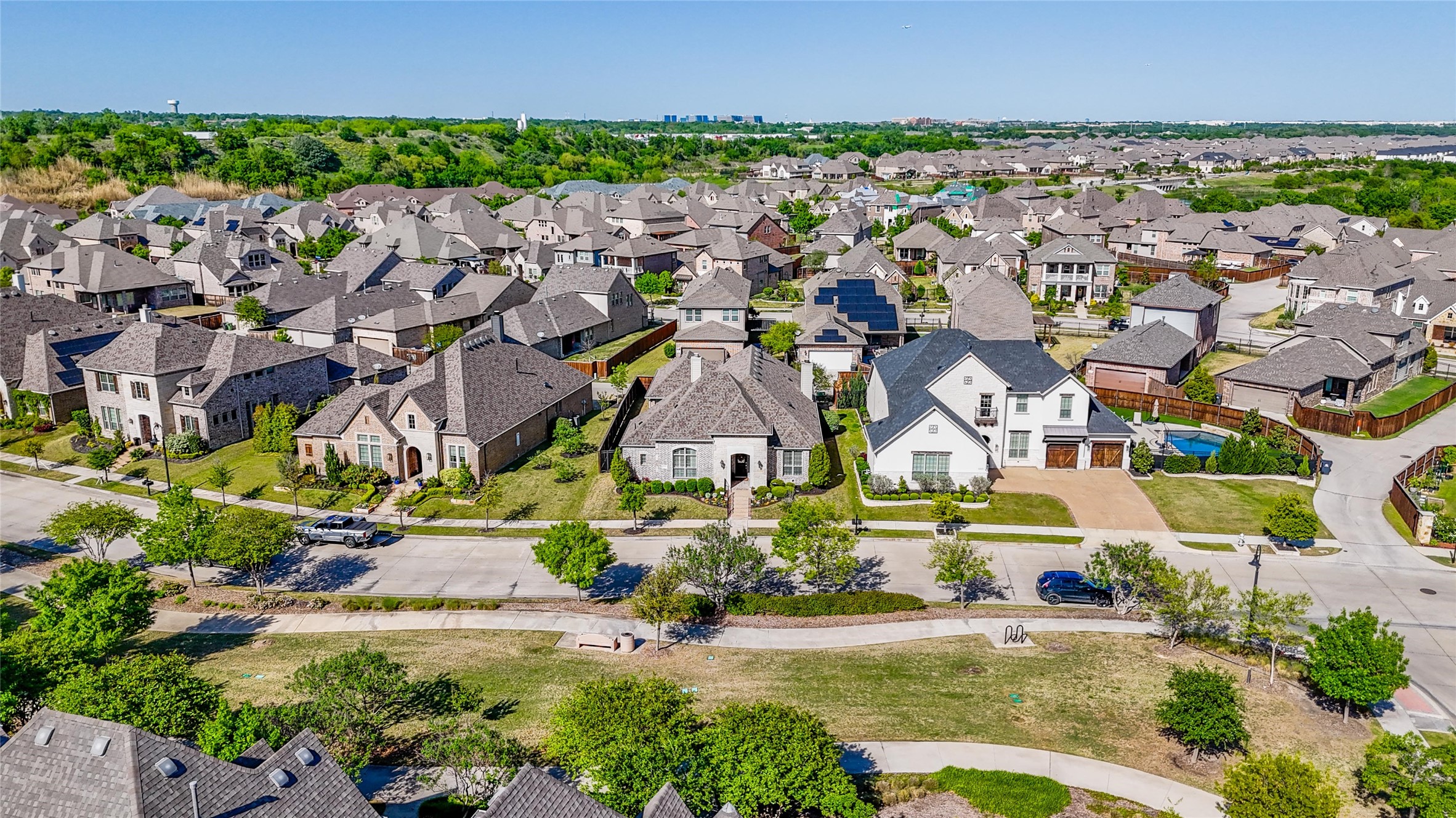 4207 Pearl Crescent Lane