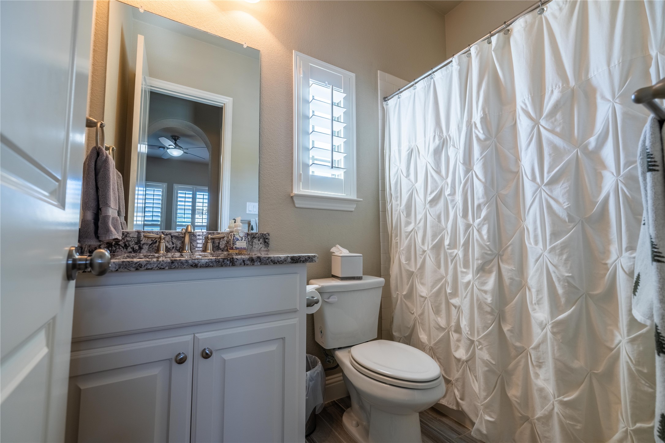 4207 Pearl Crescent Lane