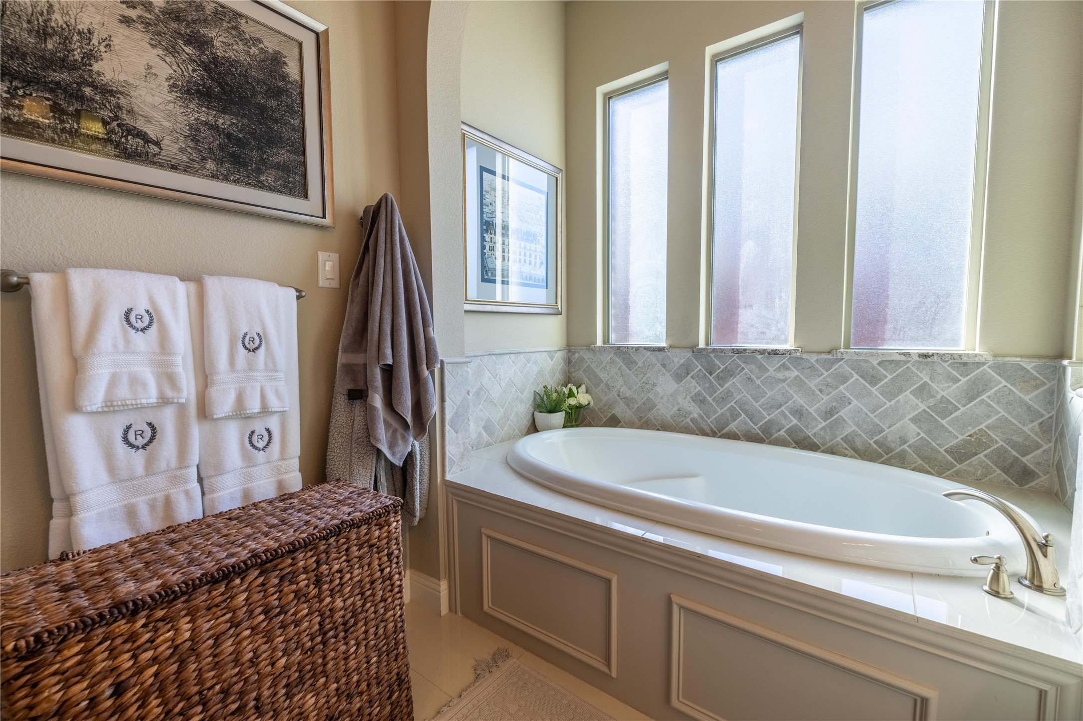 4207 Pearl Crescent Lane