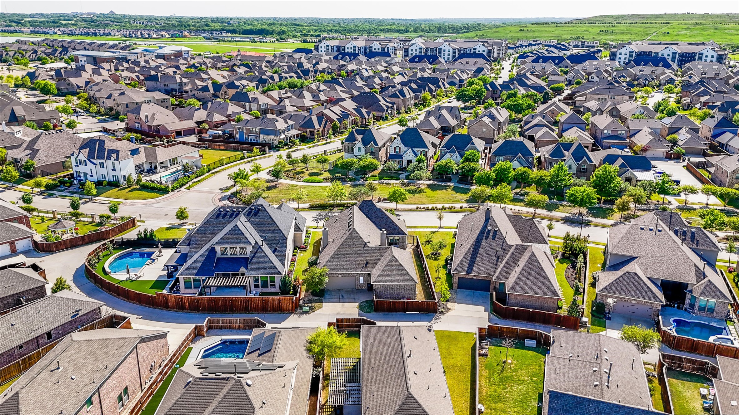 4207 Pearl Crescent Lane