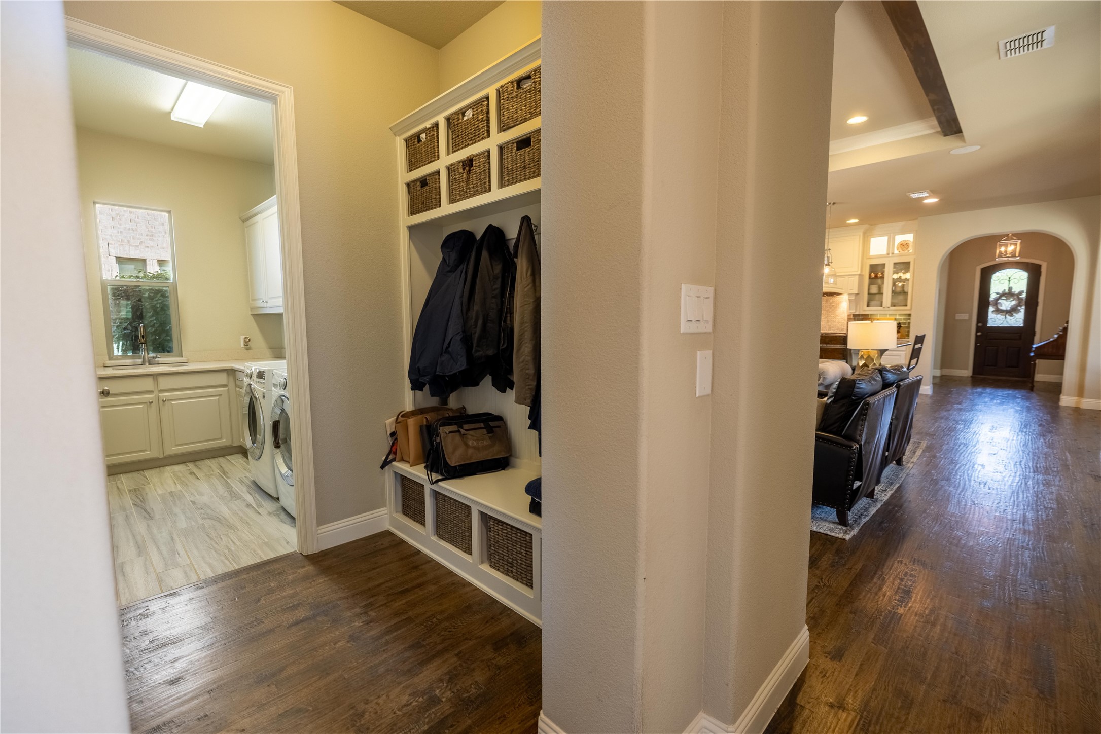 4207 Pearl Crescent Lane