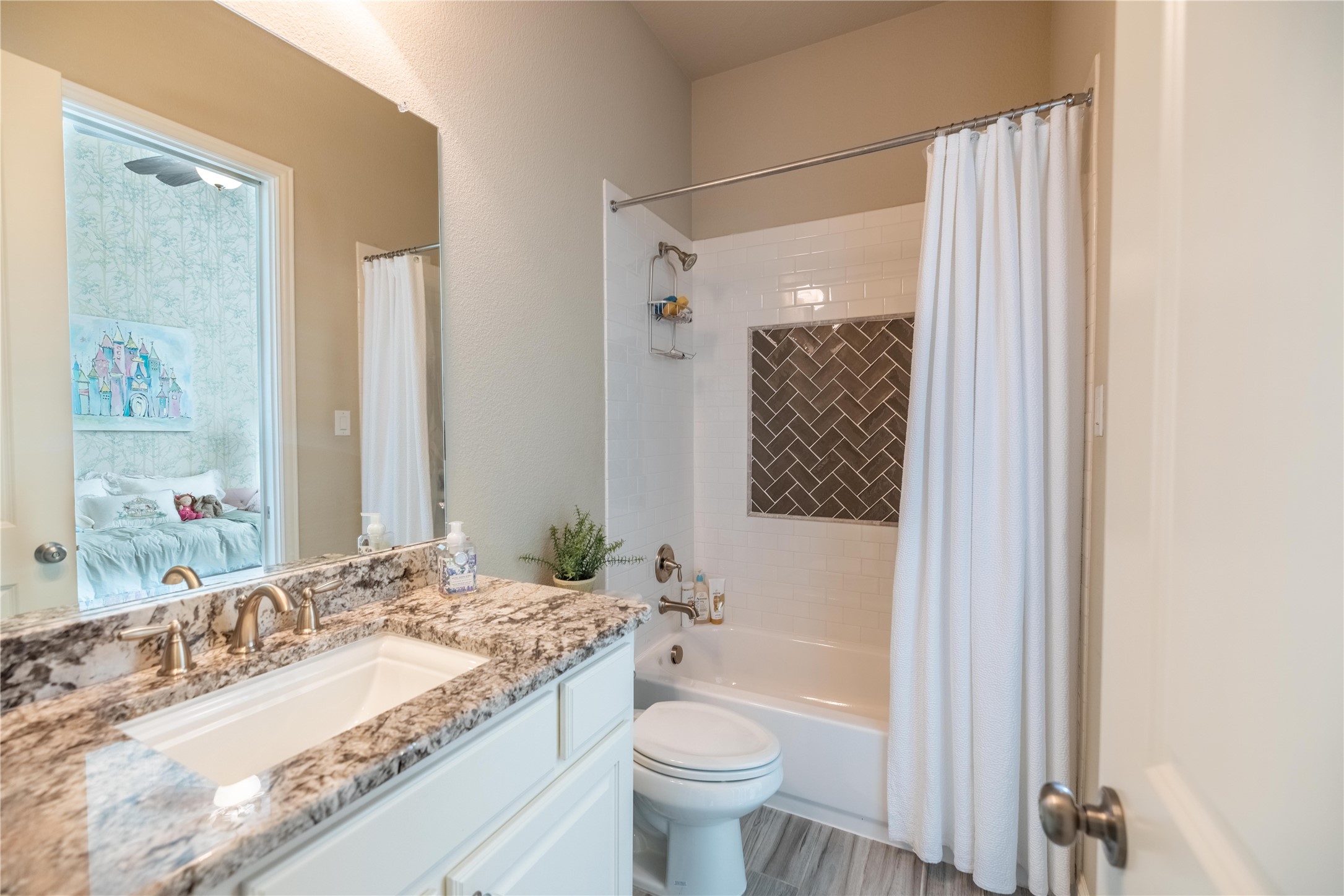 4207 Pearl Crescent Lane