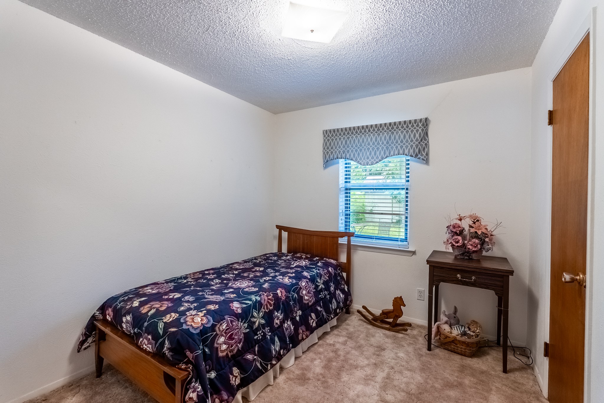 1712 Foster Drive