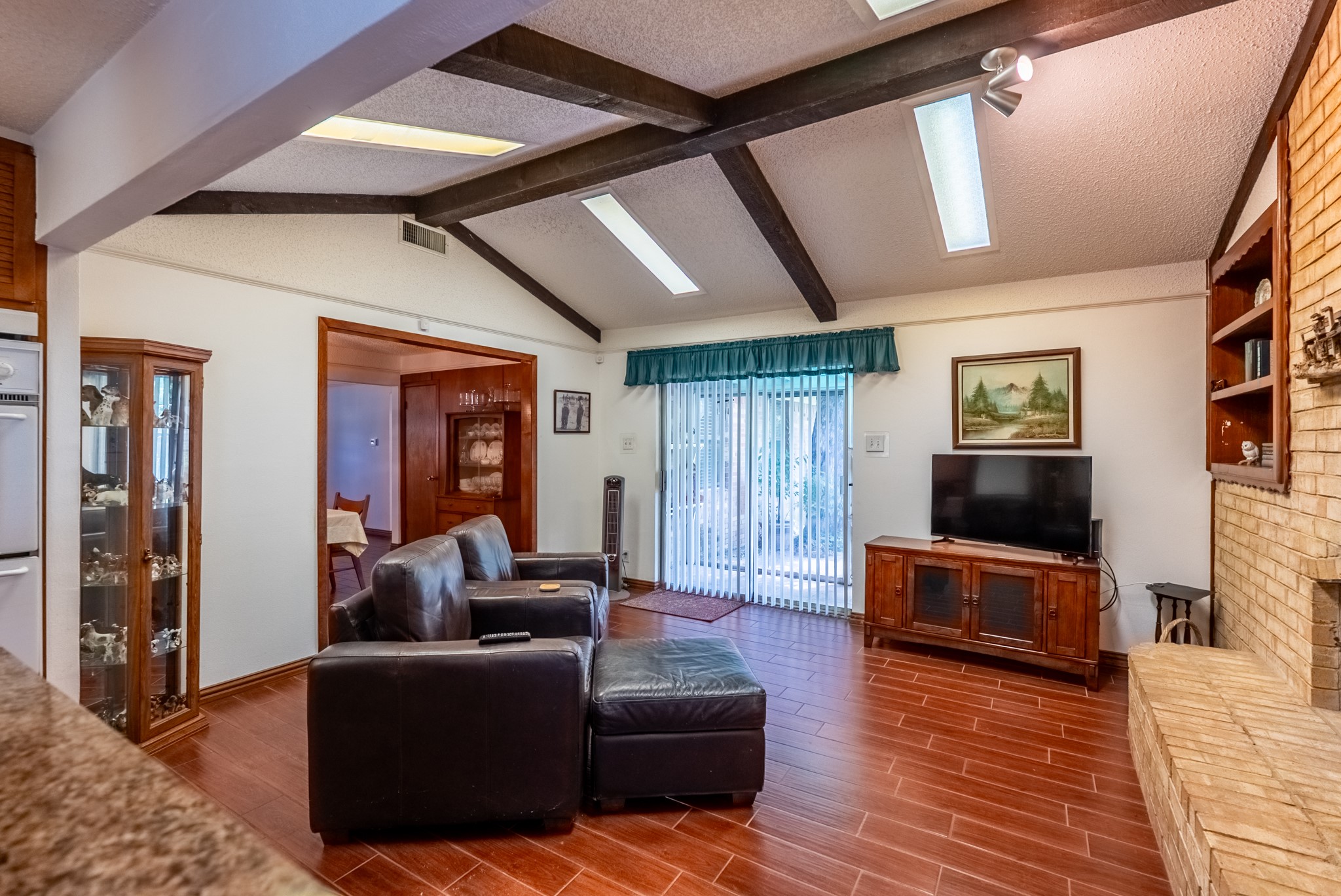 1712 Foster Drive